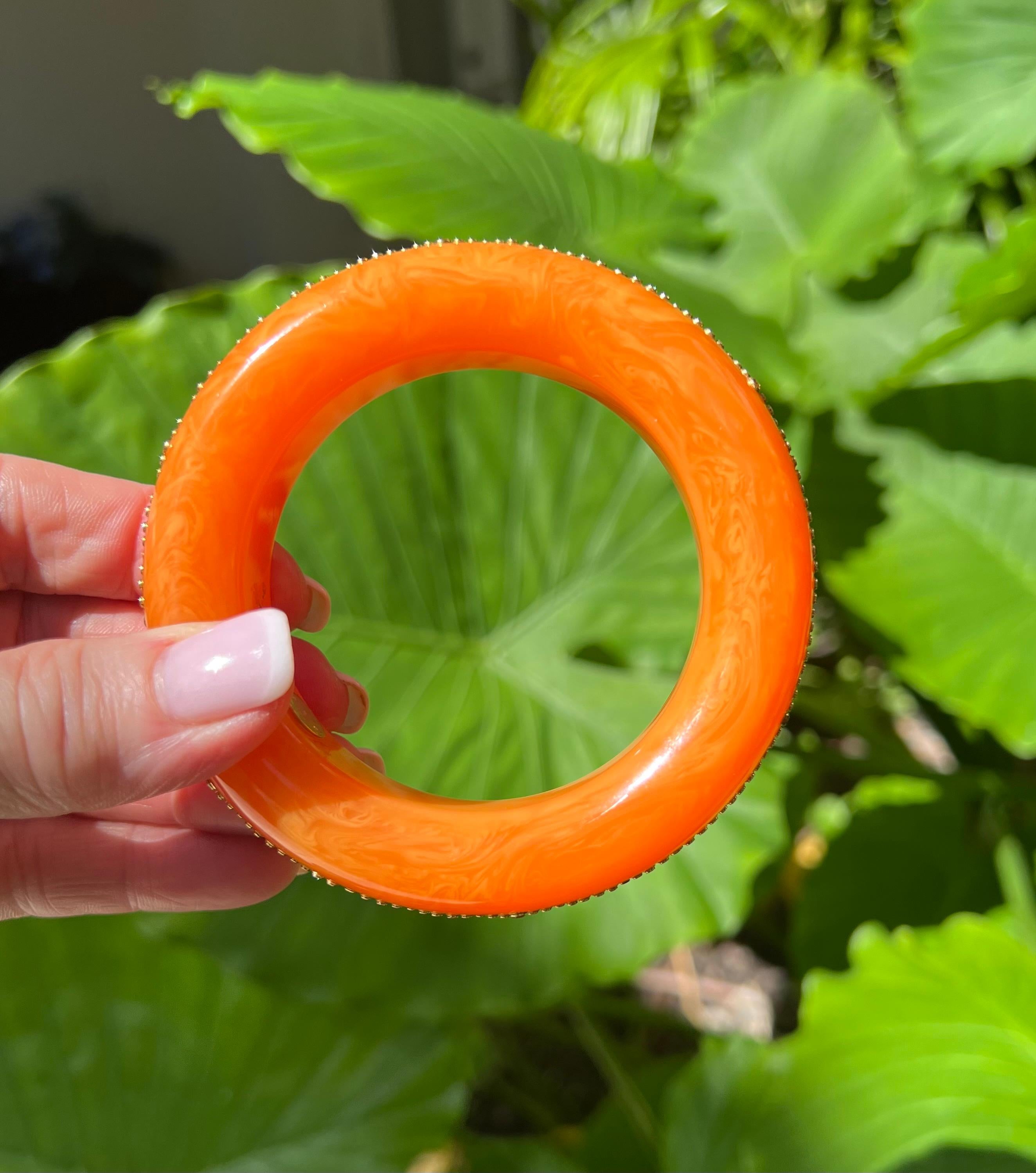 Brilliant Cut Mark Davis 18k Gold Yellow Sapphire Orange Bakelite Bangle Bracelet For Sale