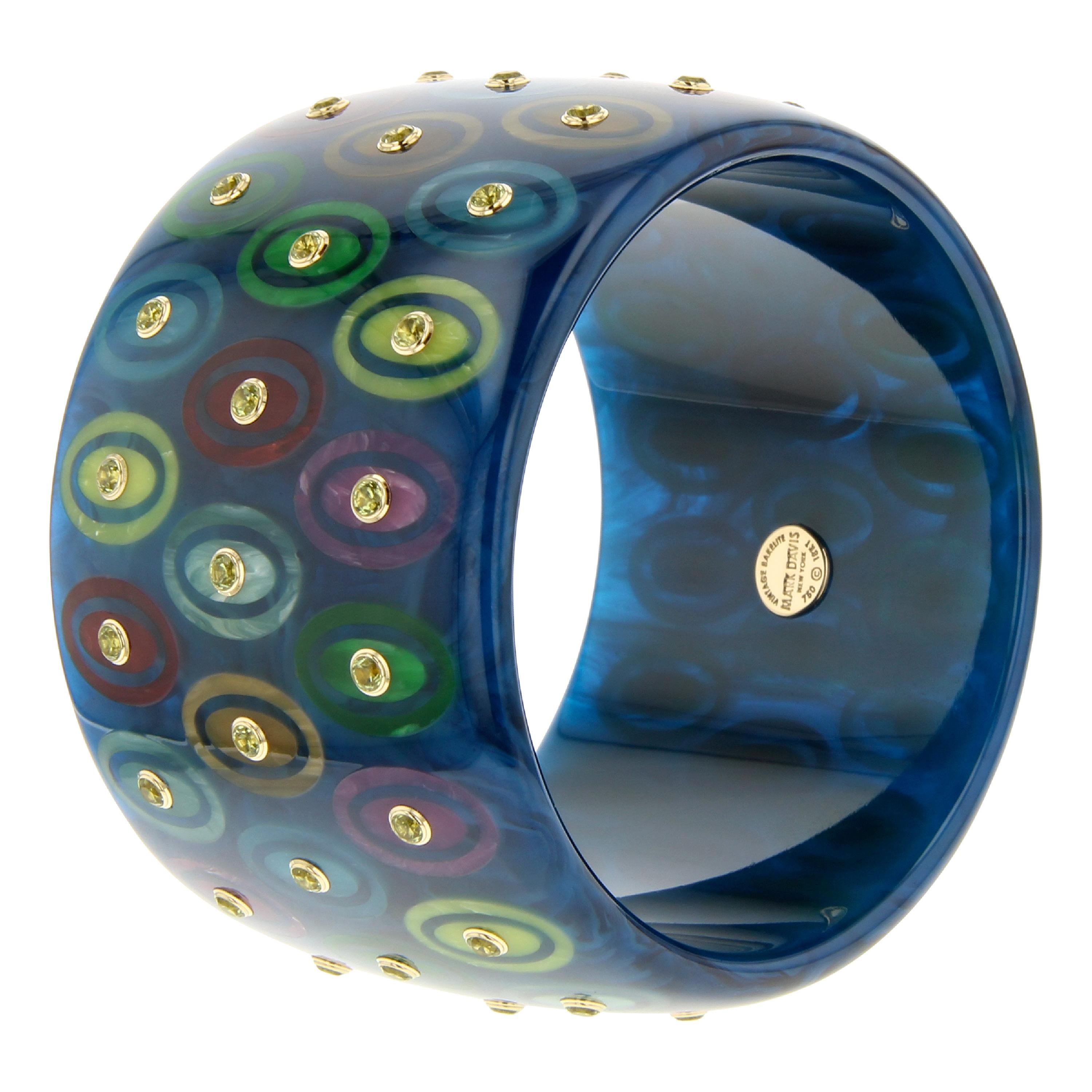 Contemporary Mark Davis Bangle of Vintage Bakelite with Inlay and Peridot in 18 Karat Gold