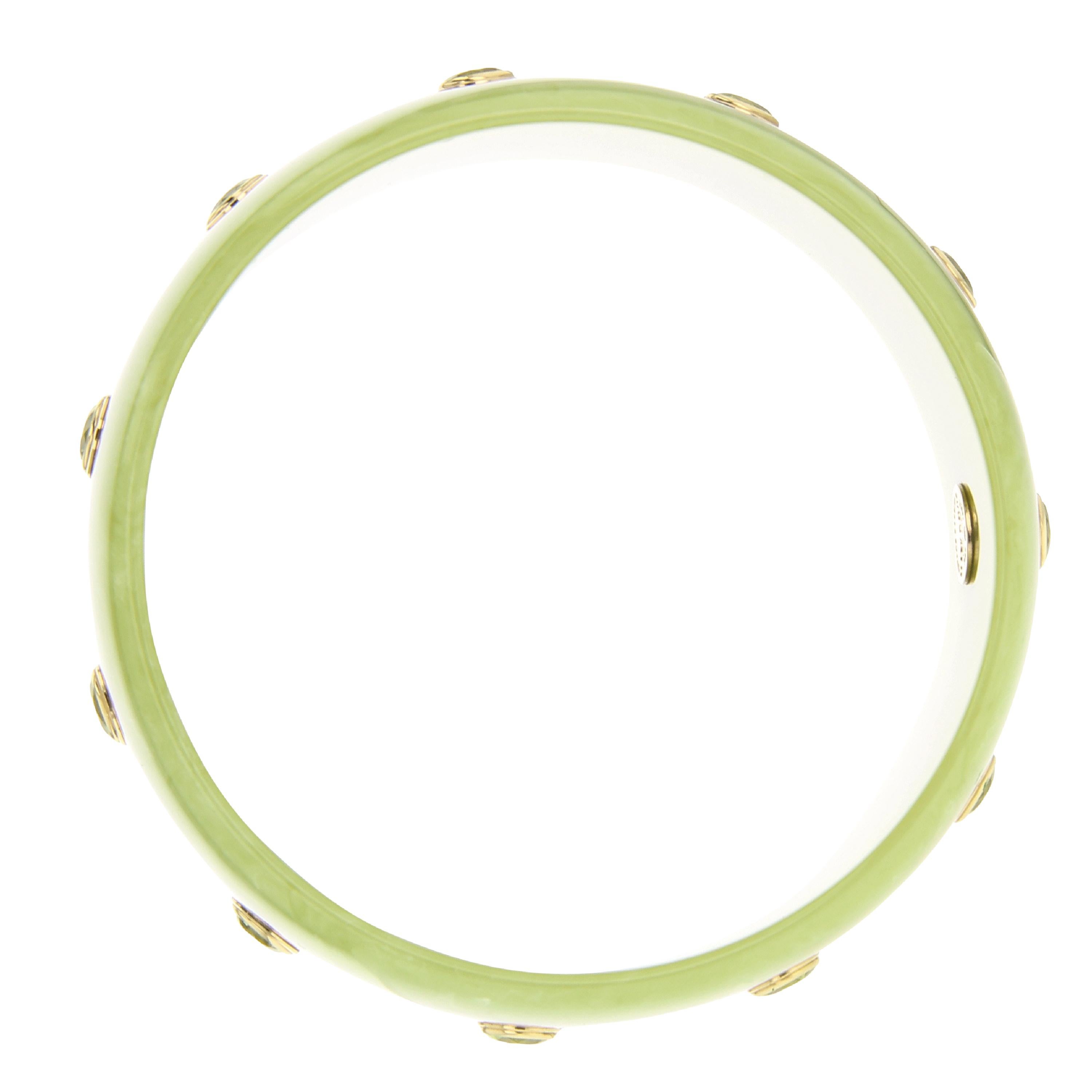 Round Cut Mark Davis Vintage Bakelite Bangle with Inlay and Peridot in 18 Karat Gold For Sale