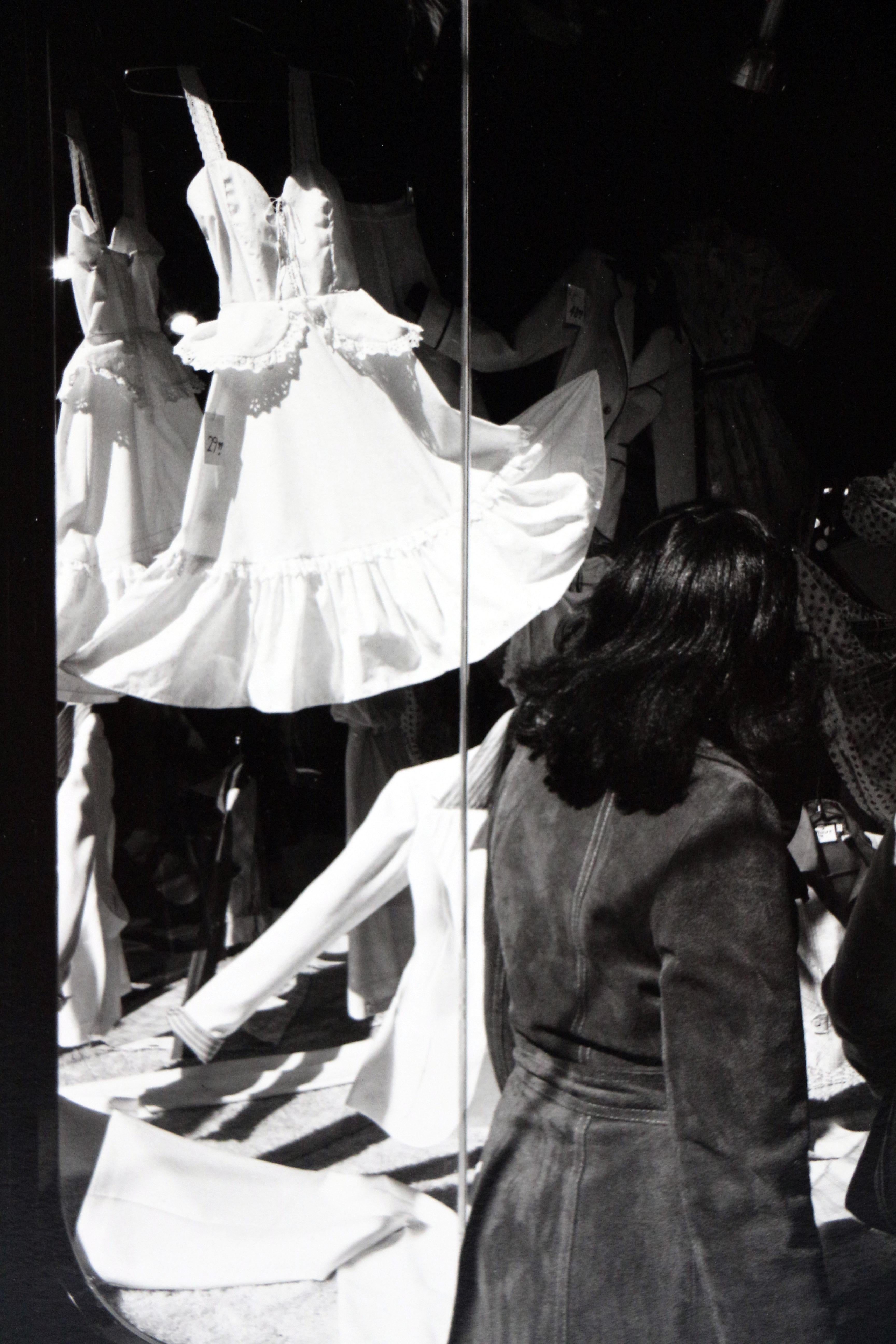 untitled, vintage black and white print of NYC storefront window and people - Photograph by Mark Feldstein