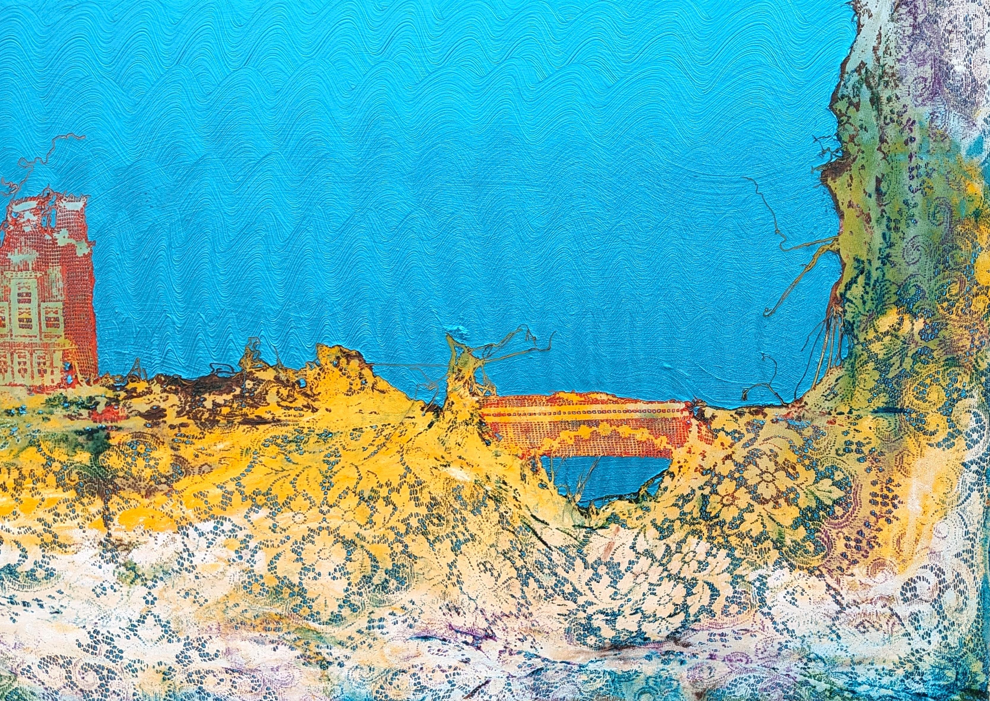 Quadro acrilico contemporaneo di colore verde acqua, giallo e verde che utilizza una texture unica di pizzo per creare un paesaggio dell'artista di Houston Mark Flood. Inizialmente elemento di sfondo nelle opere di Flood, il pizzo si è poi evoluto