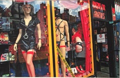 Schaufensterpuppen durch das Window