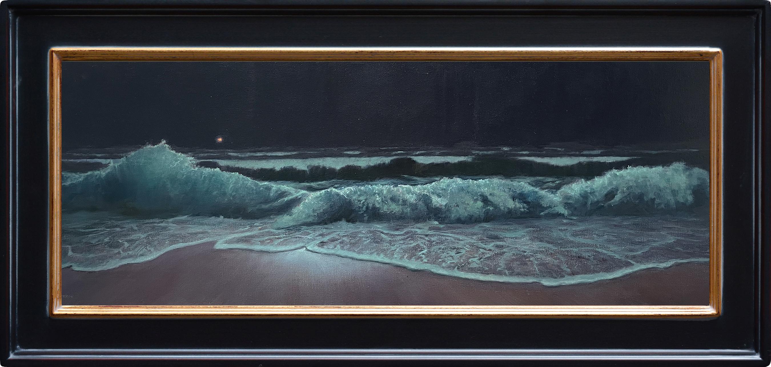 Landscape Painting di Mark Harrison - "Out Of The Blue" - Notturno marino a olio con onde che si infrangono, 2024