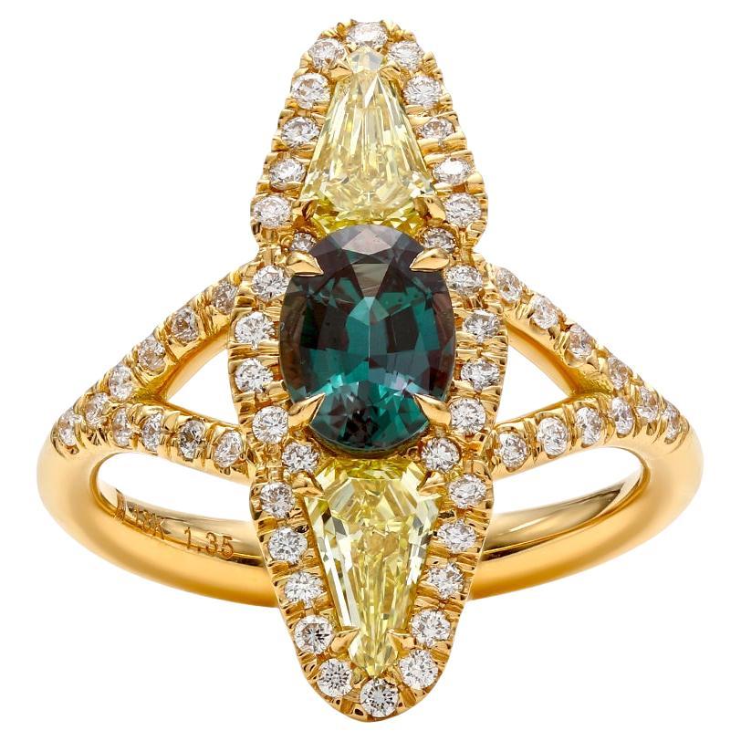 Mark Henry Gubelin Certified 1.35 Carat Alexandrite and Yellow Diamond Ring For Sale