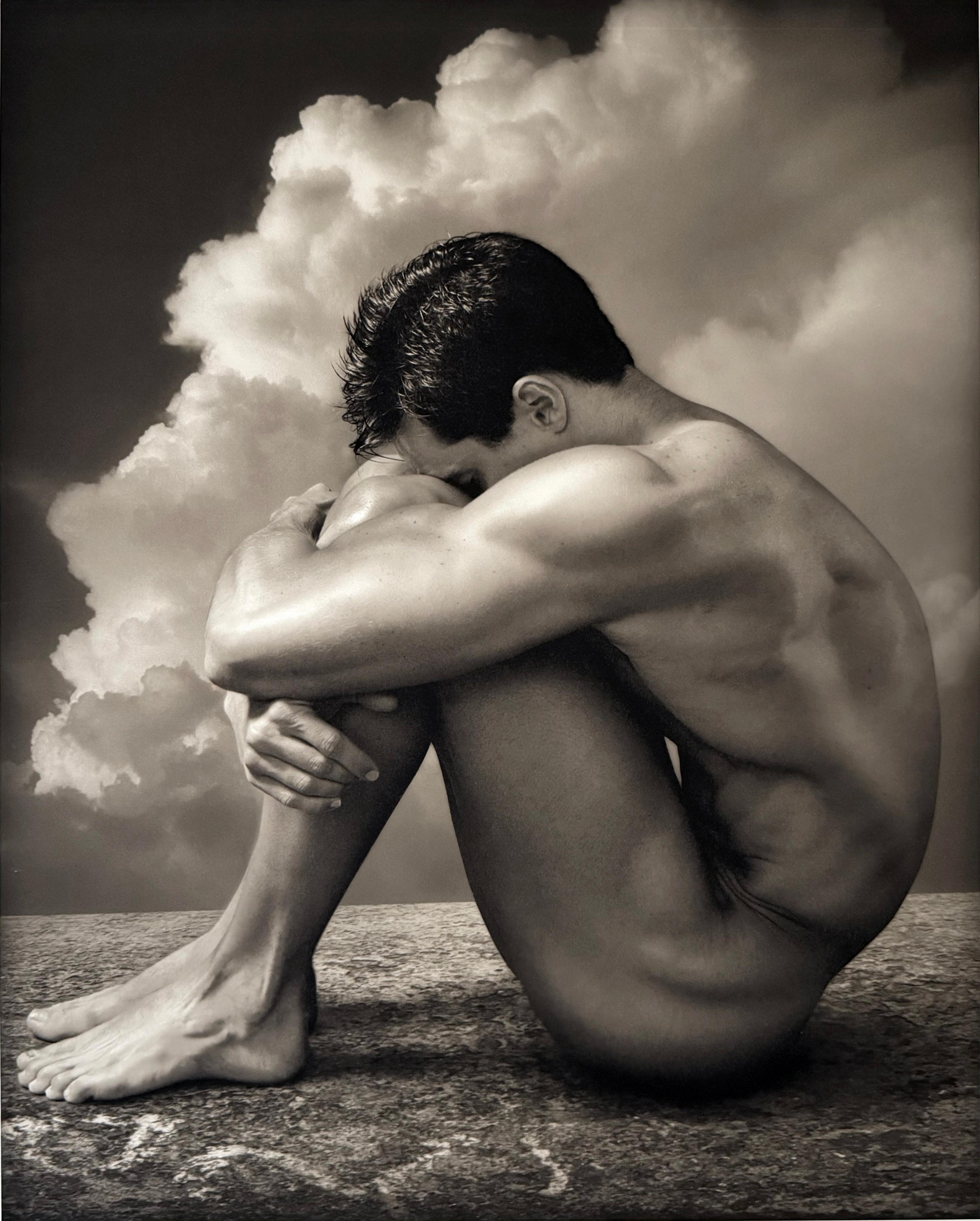 Nu masculin de Mark Jenkins, basé à San Francisco. Jenkins a passé la majeure partie de sa carrière à travailler comme photographe commercial et graphiste. Mais dans son travail personnel, une grande partie de la magie se produit en fait dans