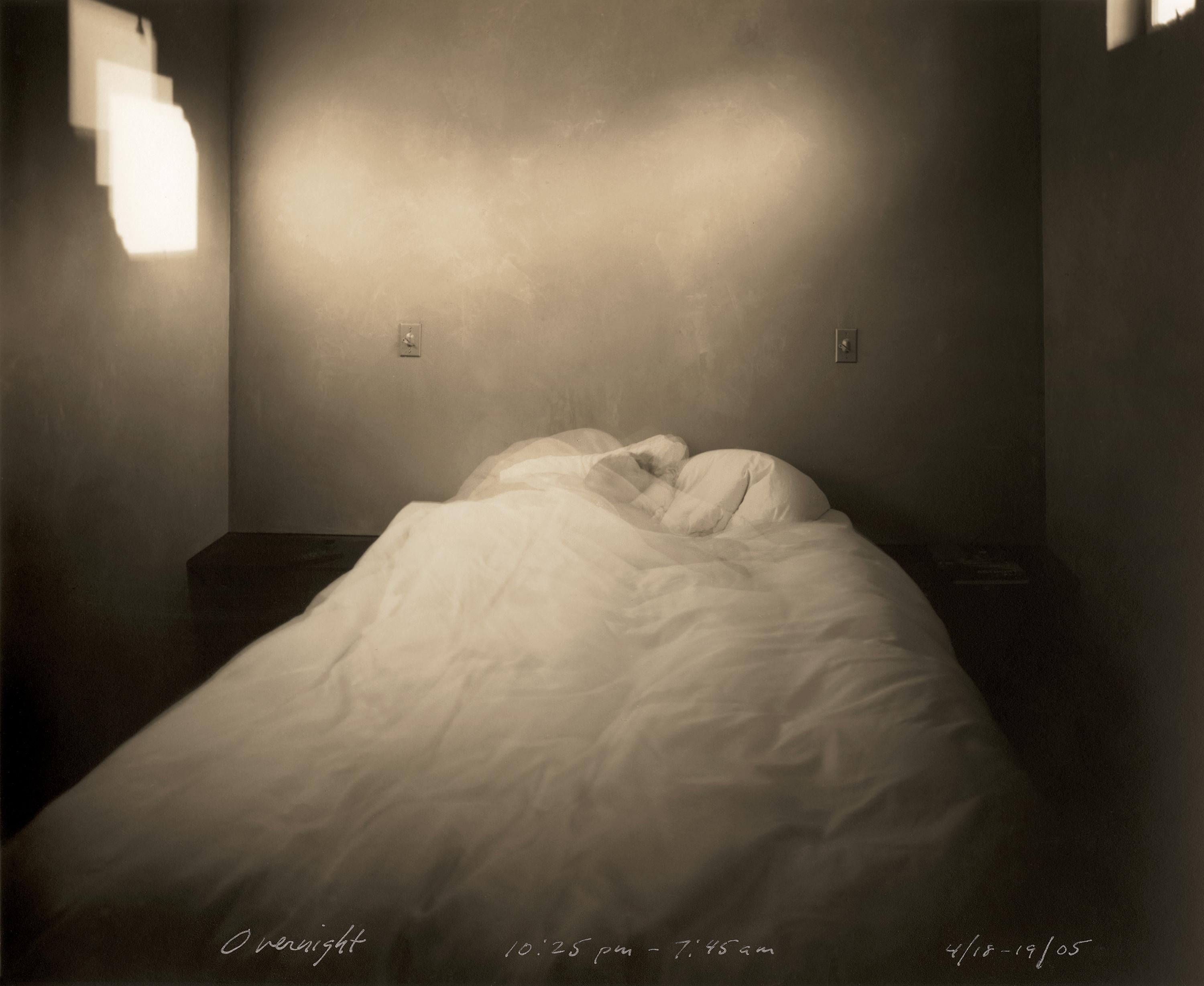 Mark Klett Black and White Photograph – Nachtübernacht