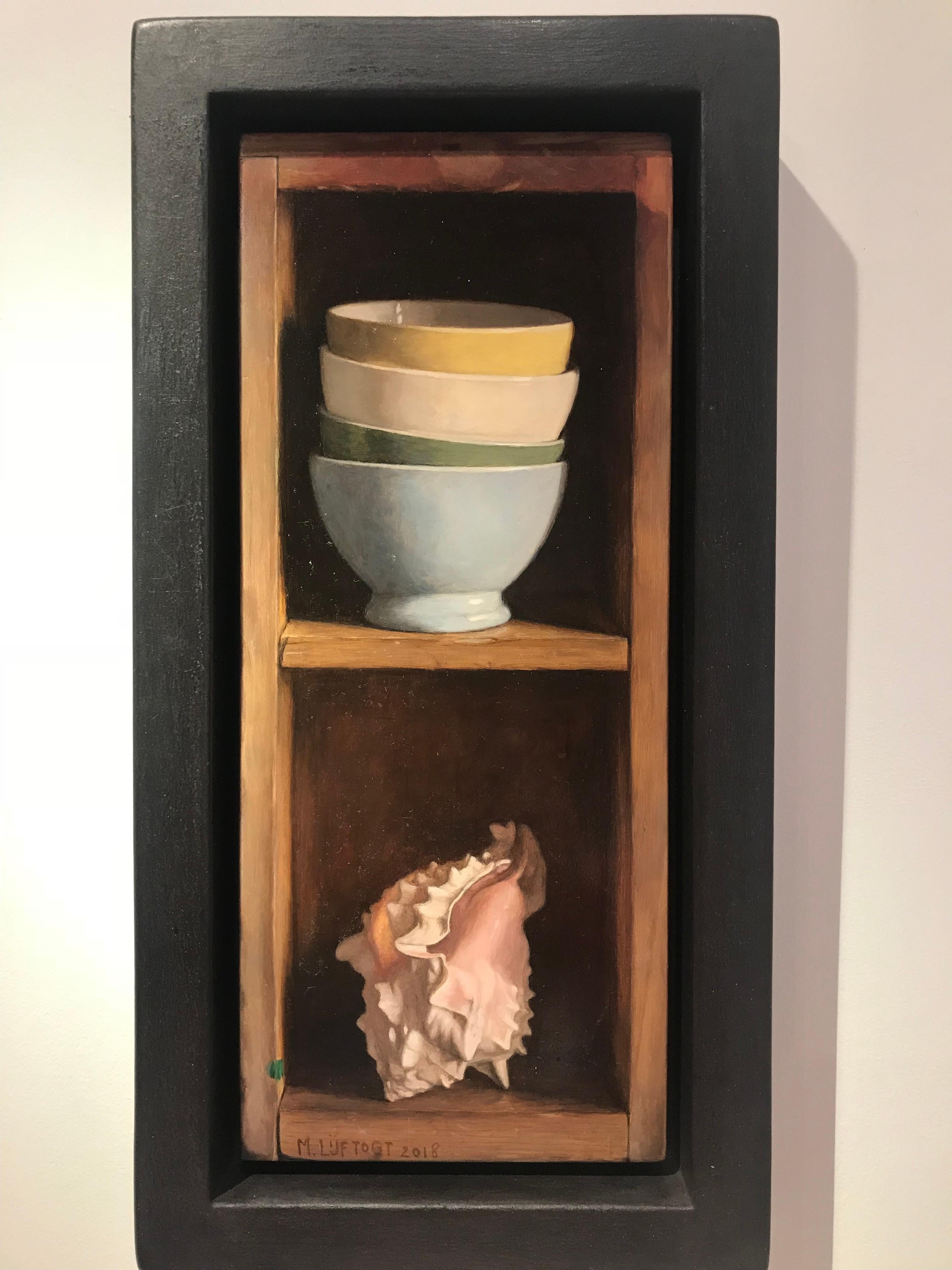 Contemporary Still Life painting 'Pink Shell' by Mark Lijftogt