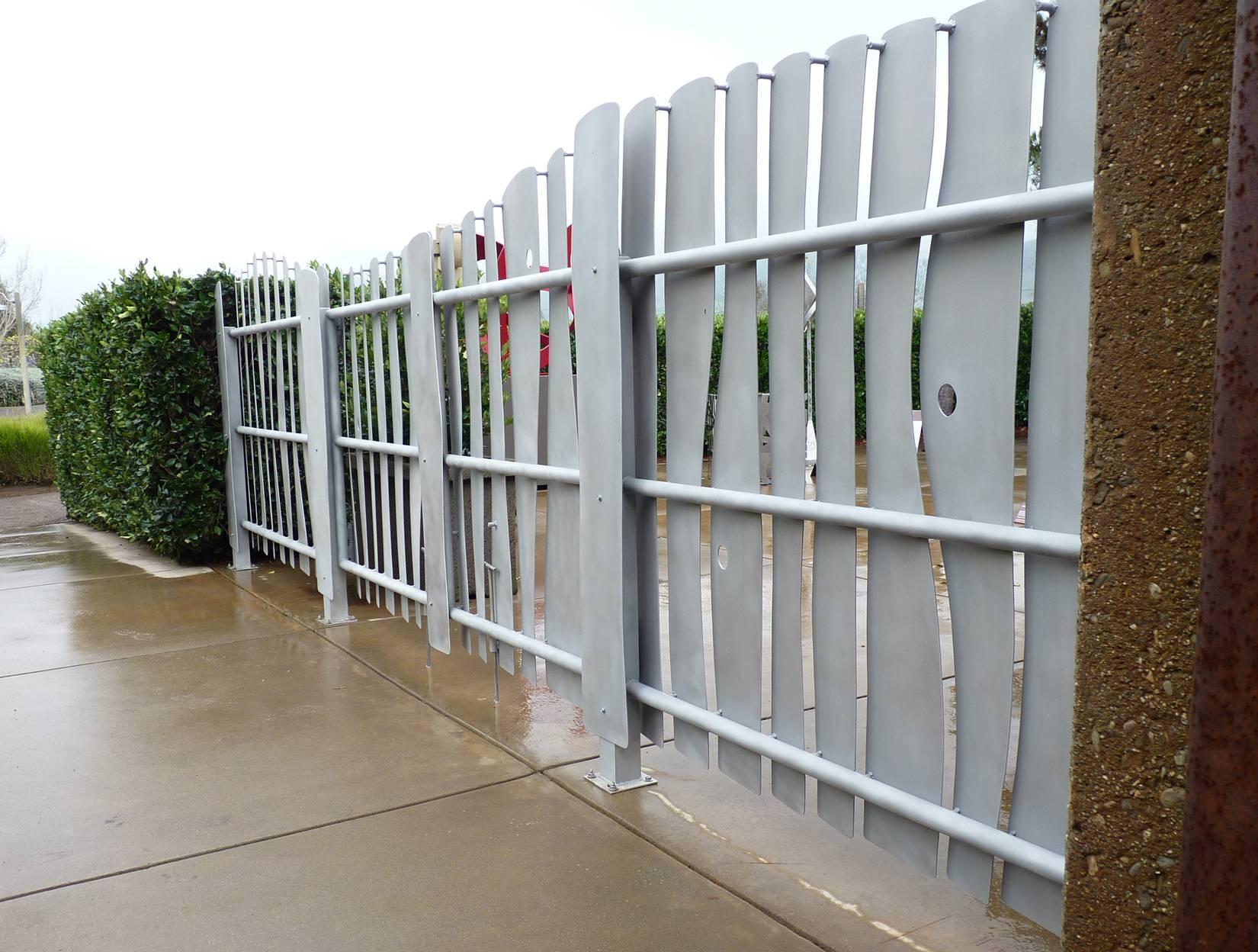 American Mark Oldland Modern Aluminum Louvered Gate For Sale
