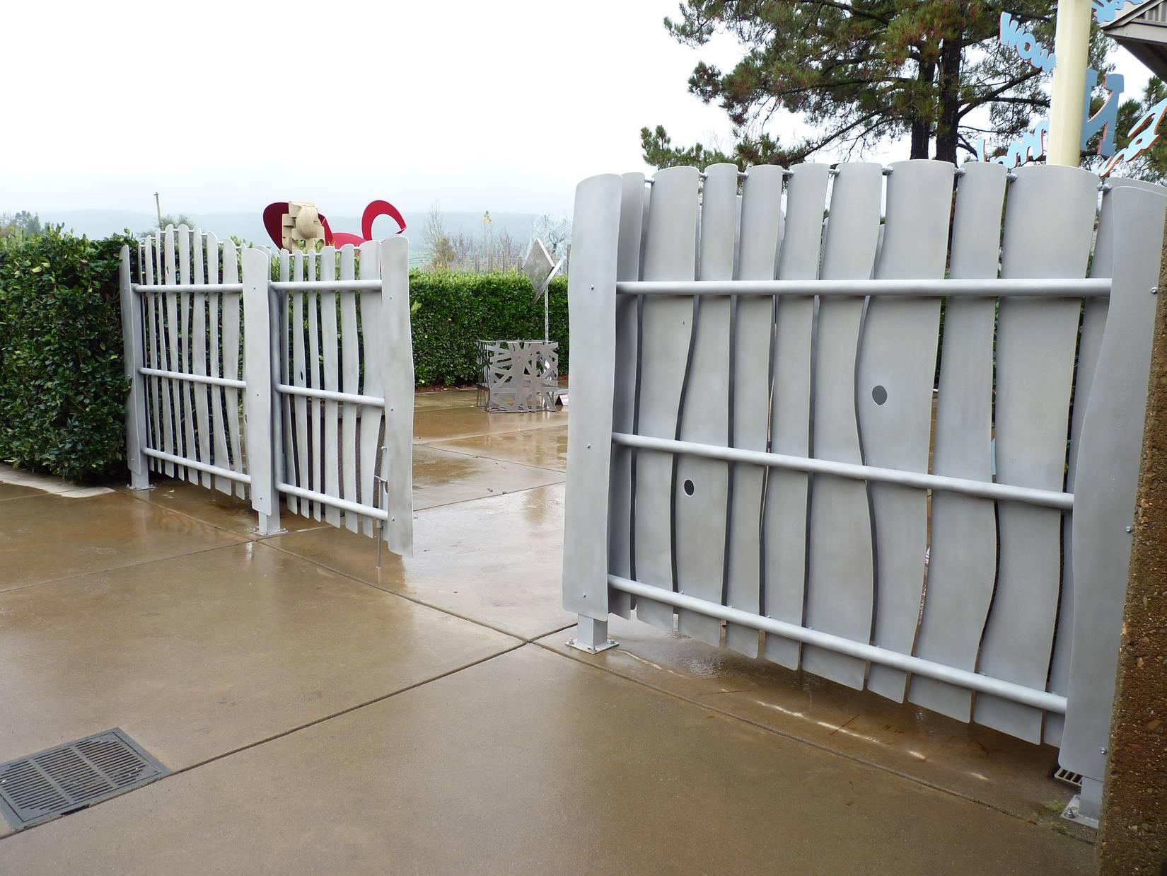 Mark Oldland Modern Aluminum Louvered Gate In Good Condition In Glen Ellen , CA