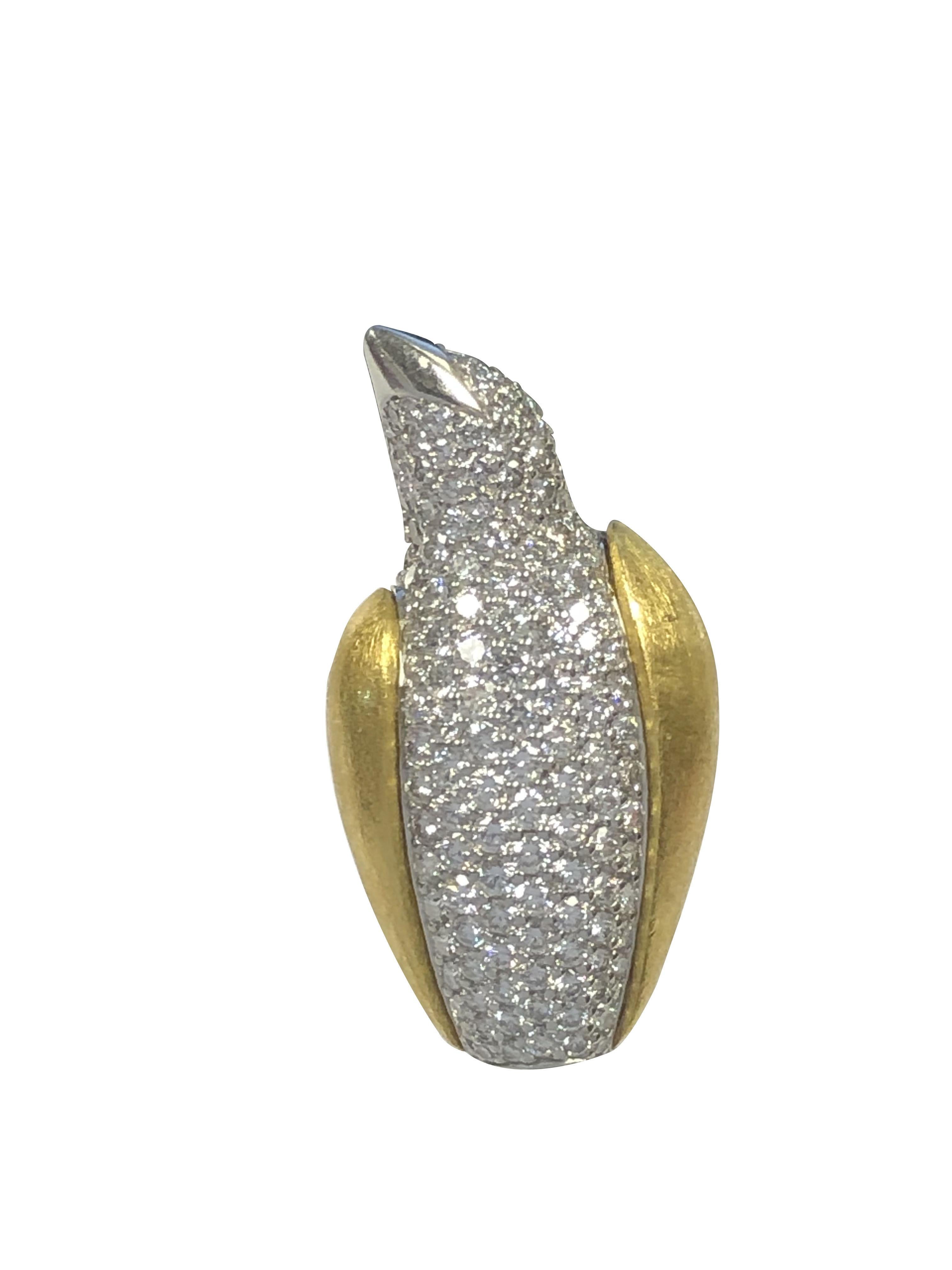 Mark Patterson Yellow Gold Platinum and Diamond Pave Penguin Brooch  In Excellent Condition For Sale In Chicago, IL