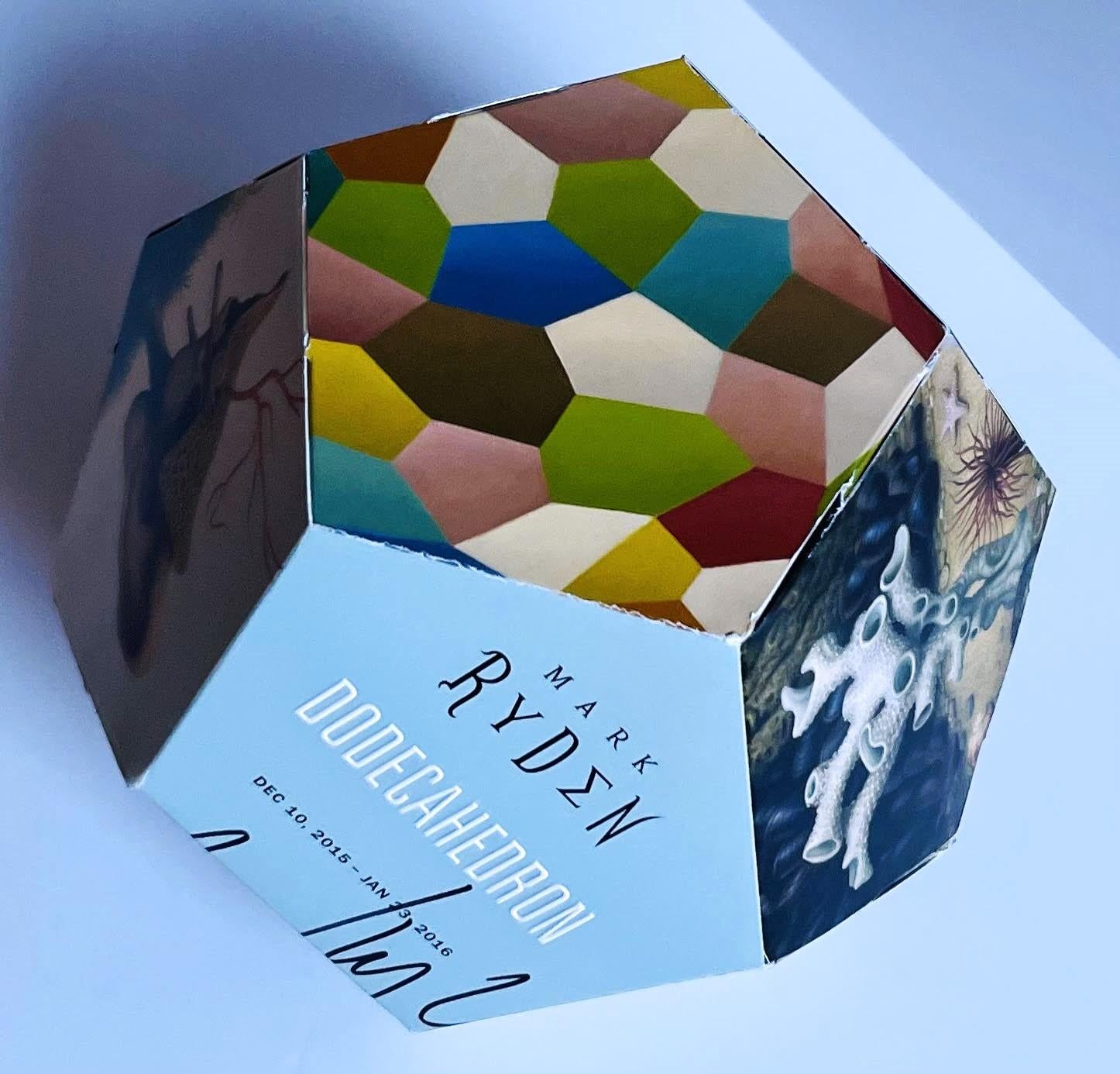 Invitation en 2 parties formant un dodecahedron en 3D signé à la main par Mark Ryden à Kasmin en vente 9