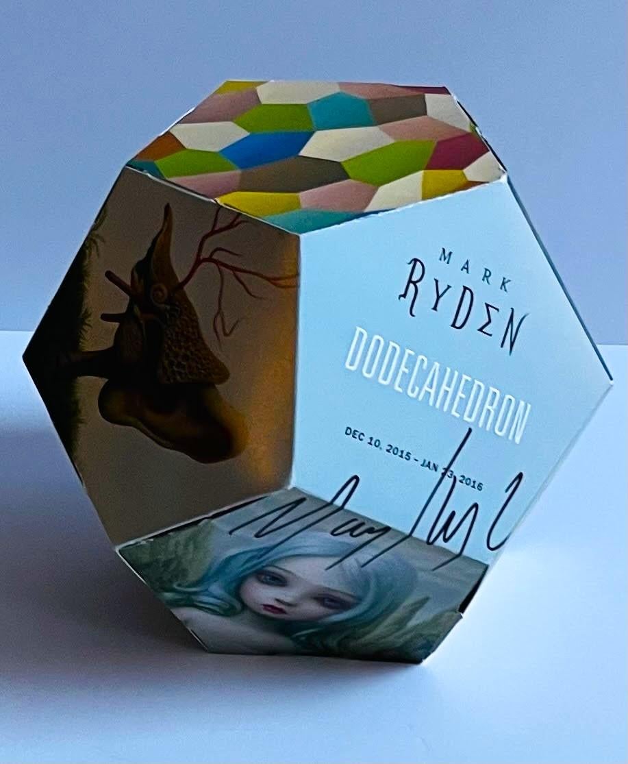 Invitation en 2 parties formant un dodecahedron en 3D signé à la main par Mark Ryden à Kasmin en vente 7
