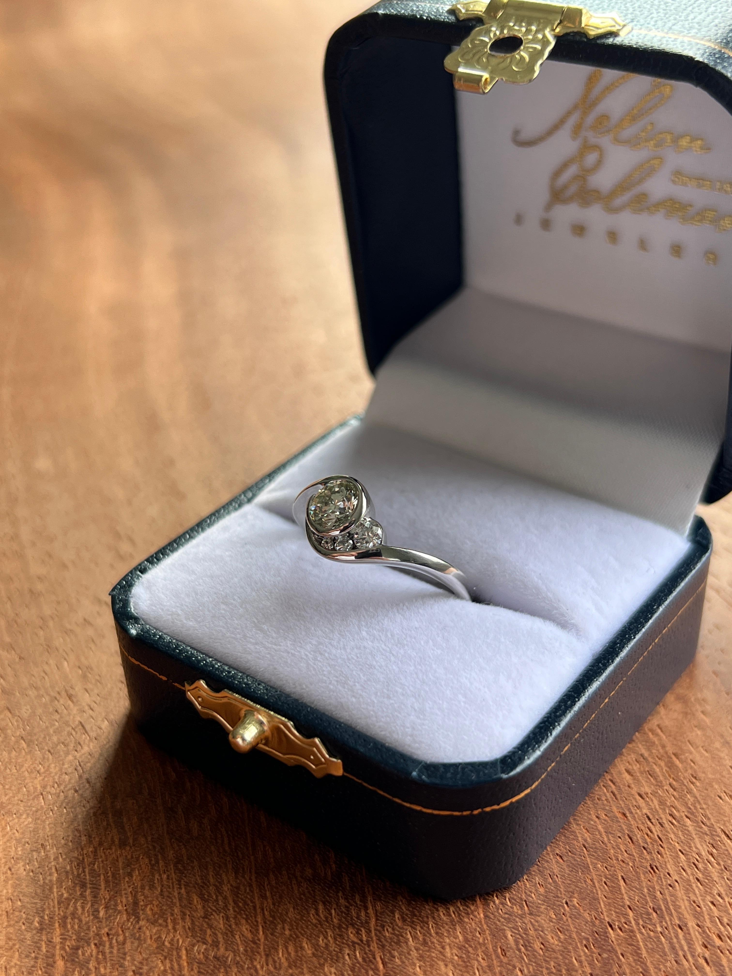 Mark Schneider Bague de fiançailles à contournement libre en palladium avec diamant rond 0,78 TCW en vente 3