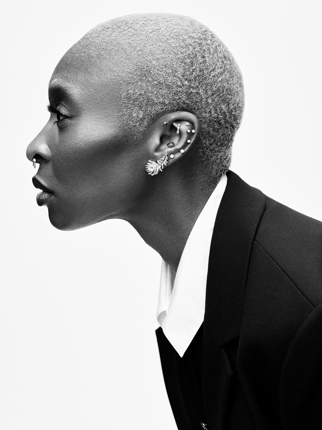 Mark Seliger Portrait Photograph – Cynthia Erivo, Porträt in Seitenprofil, Kunstfotografie, 2021
