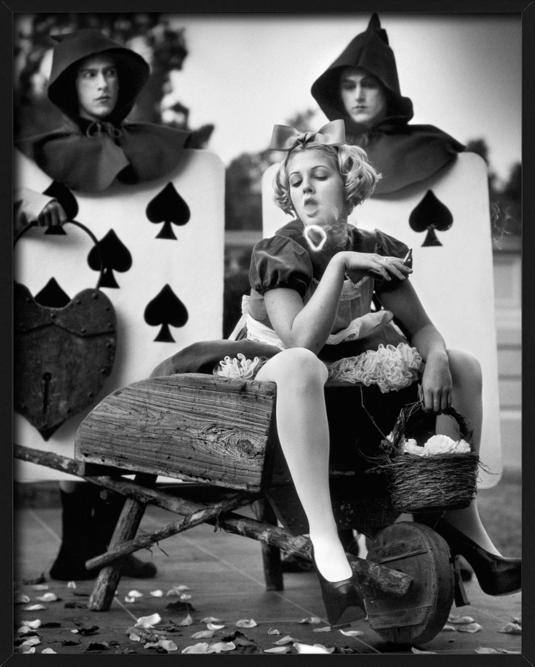 Drew as Alice, photographie d'art, 1993 en vente 1