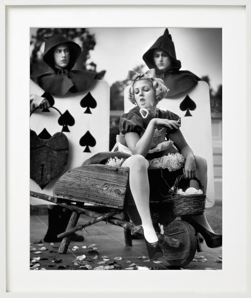 Drew as Alice, photographie d'art, 1993 en vente 2
