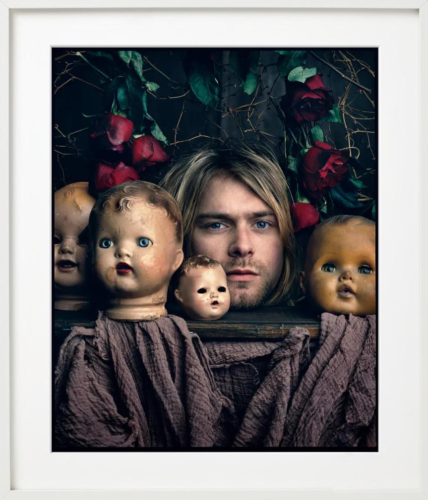Kurt Cobain, Kalamazoo – Porträt mit Puppenköpfen, Kunstfotografie, 1993 im Angebot 3