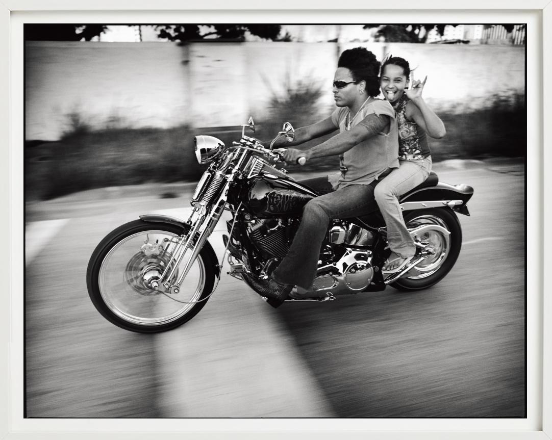 Lenny Kravitz et Zoe Kravitz - Riding A Motorbike, Diptych Fine Arts, 2008 en vente 3