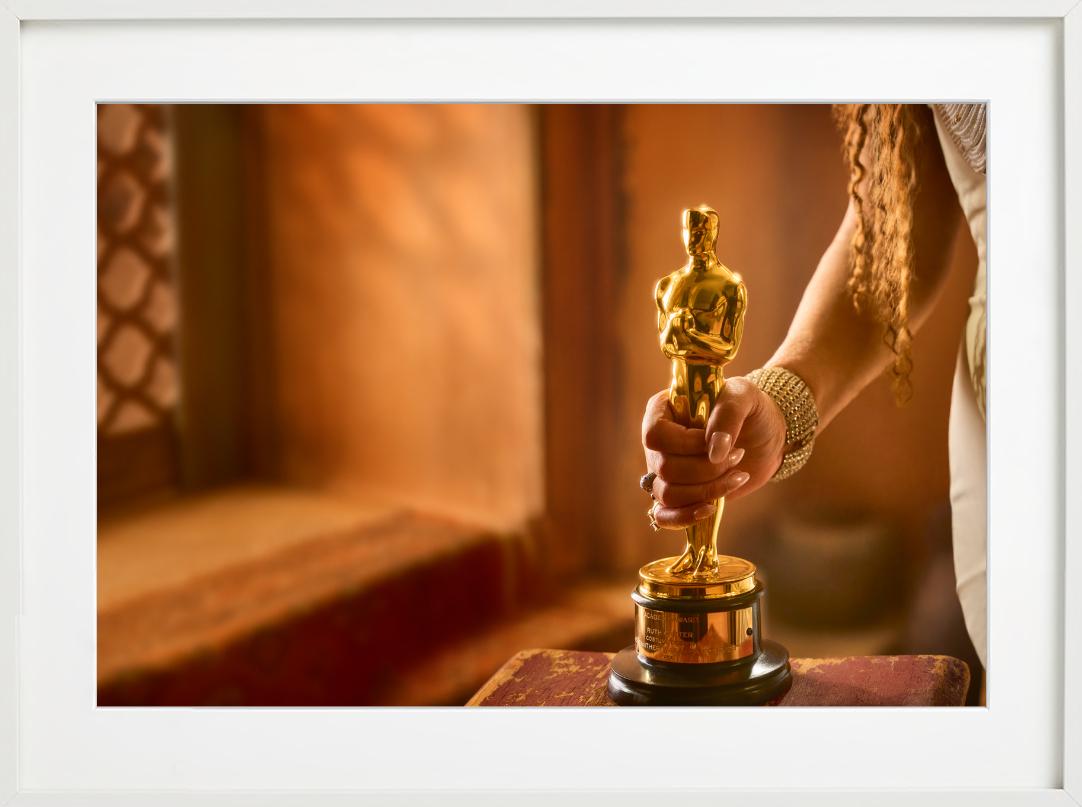 Ruth Carter – Nahaufnahme von Oscar, Kunstfotografie, 2023 im Angebot 4