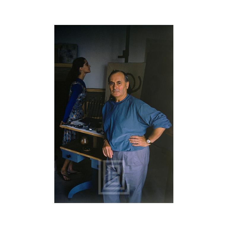 Mark Shaw Portrait Photograph – Joan Miro-Porträt in Blau, 1955