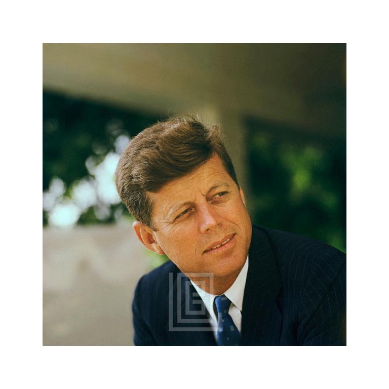 Mark Shaw Portrait Photograph – Kennedy Kennedy, John Farbporträt v2