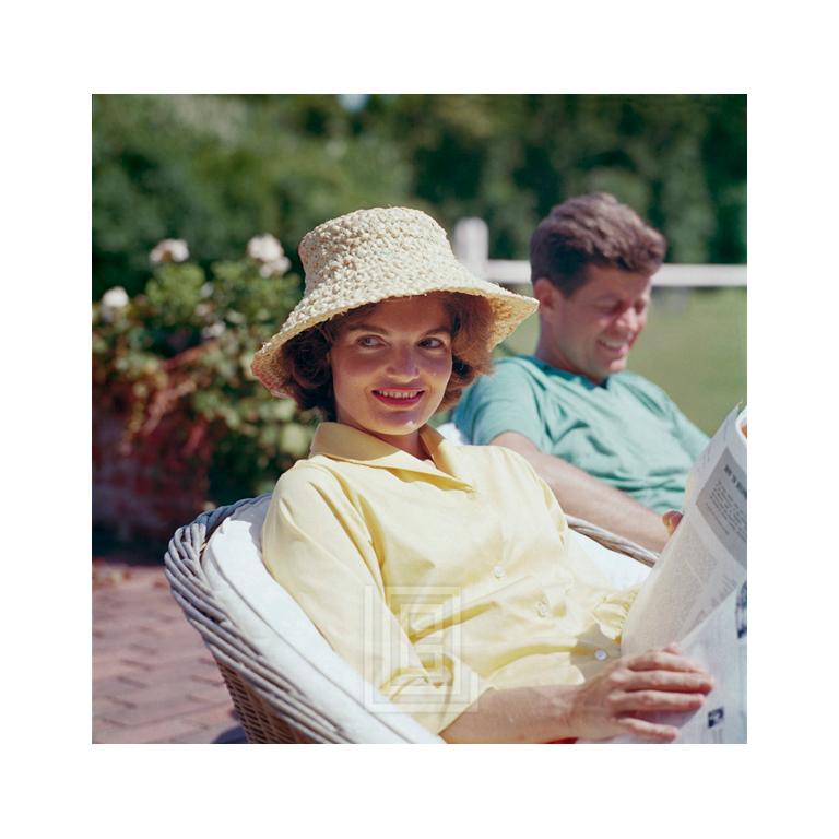 Kennedy, Jackie con cappello di paglia, JFK sorridente, 1959