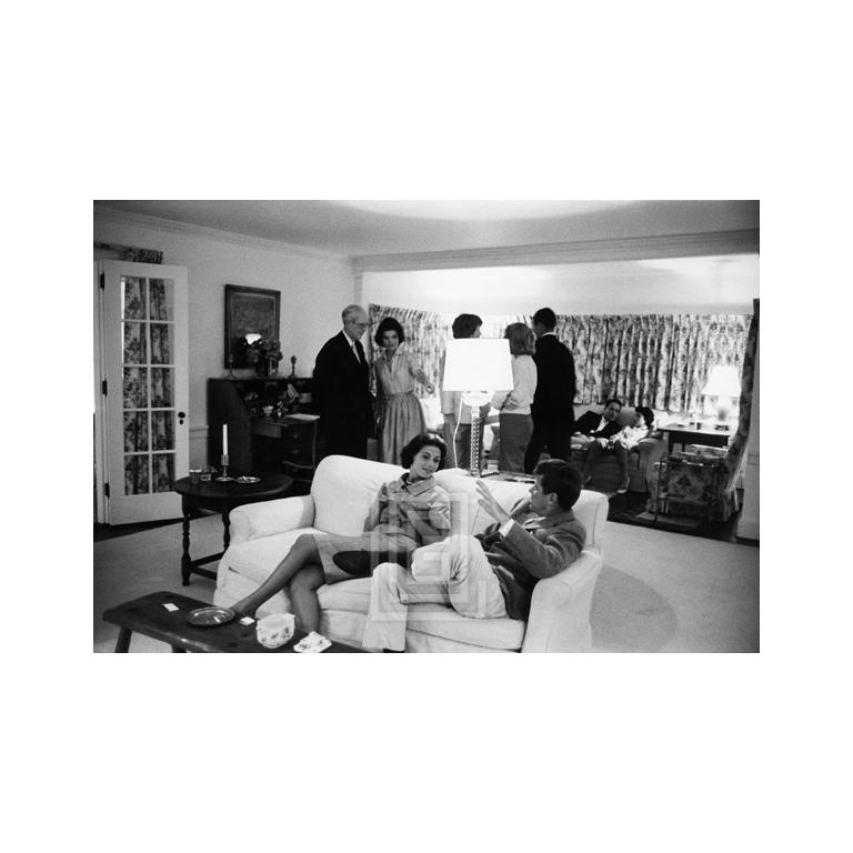 Mark Shaw Black and White Photograph – Kennedys, Kennedy-Party in Thier Home in Hyannis Port, 1959