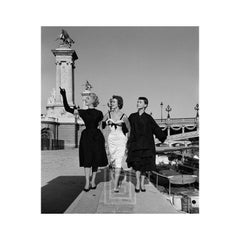 Paris, vague Dior Three Girls, 1953