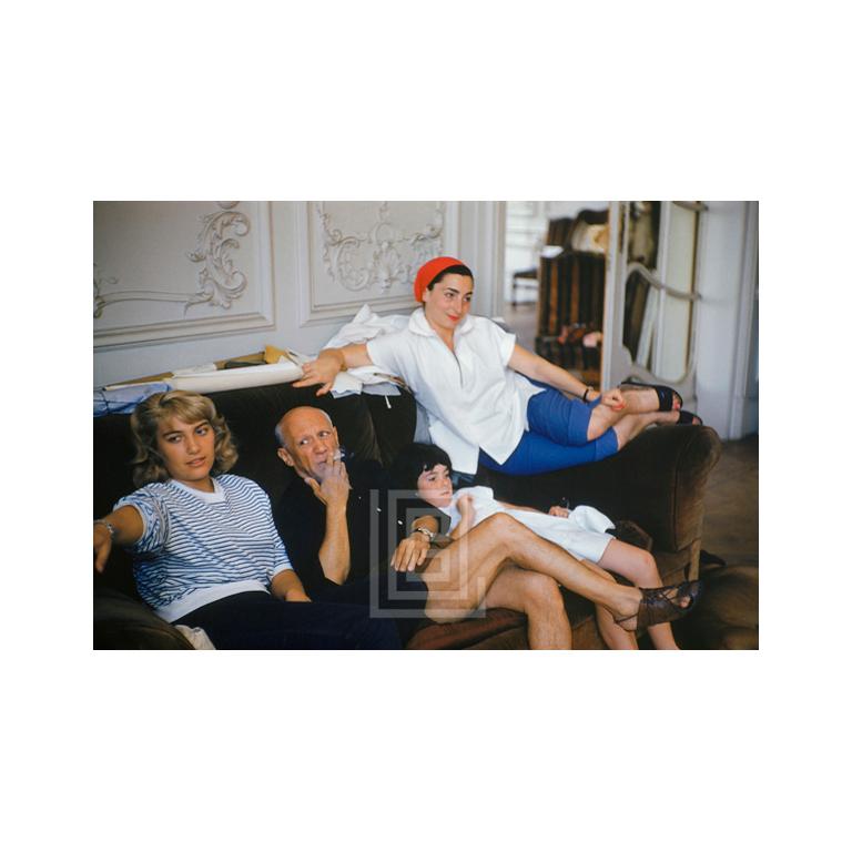 Mark Shaw Color Photograph – Picasso und seine Frauen, 1955