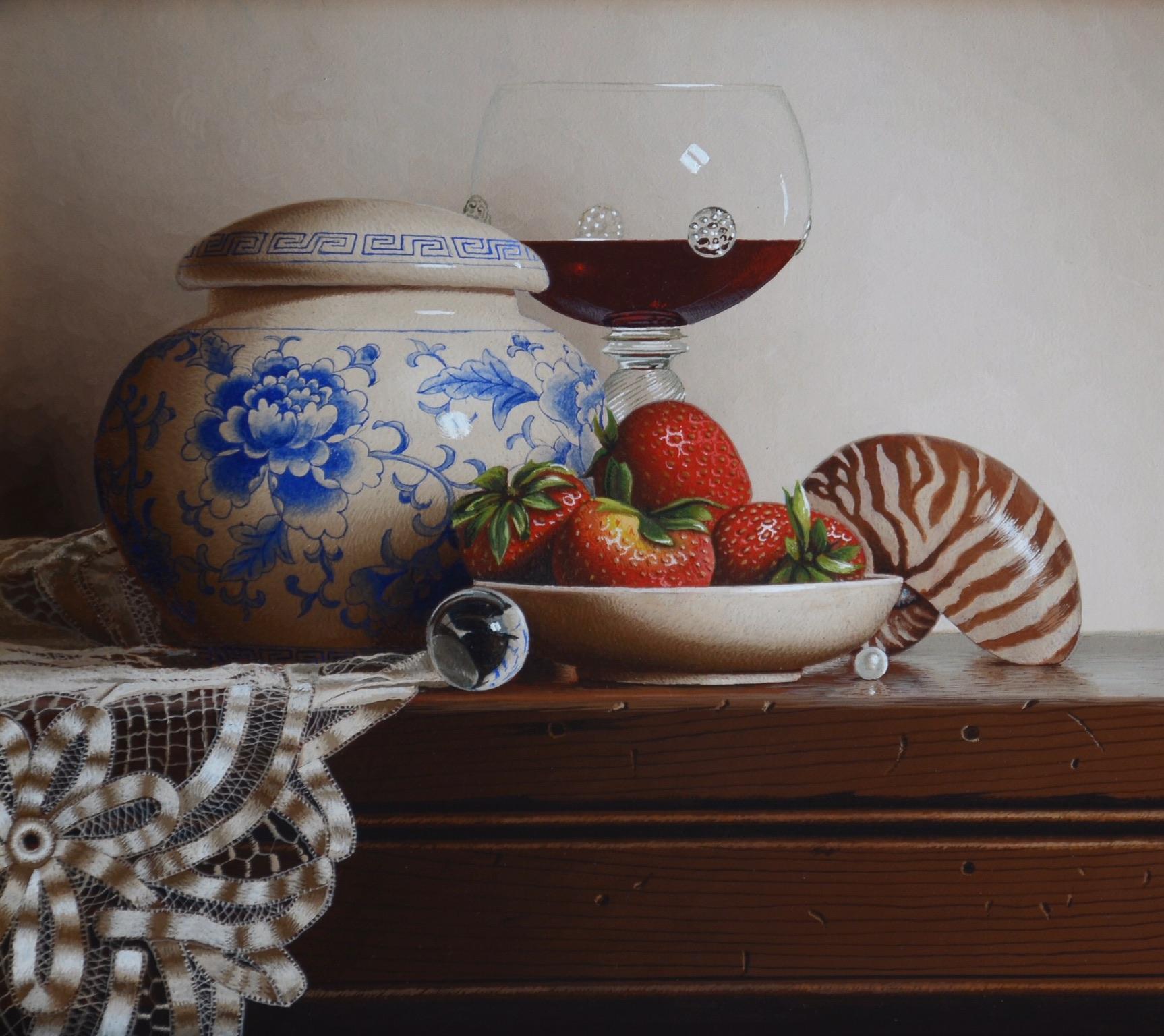Stilleben mit Wein und Nautilus  ist bemalt mit  Eitempera  des realistischen Malers Mark Thompson. Das Stilleben mit Wein und Nautilus in Eitempera ist 8,5 x 14 Zoll groß und wird mit einem individuellen vergoldeten Rahmen geliefert. Eitempera ist