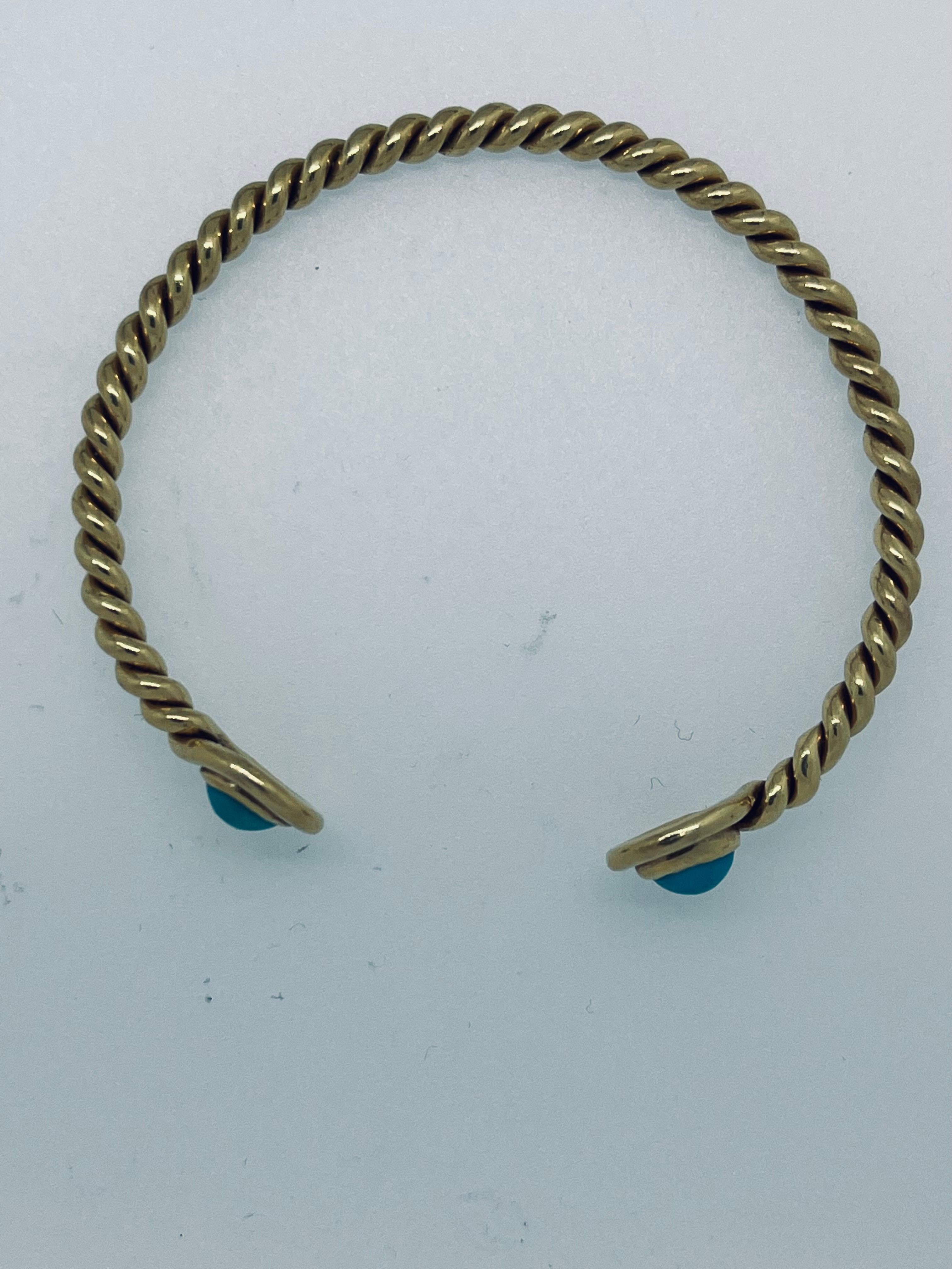 Moderne Bracelet jonc en or 18 carats et turquoise, 16 cm de circonférence, vers 1970 en vente
