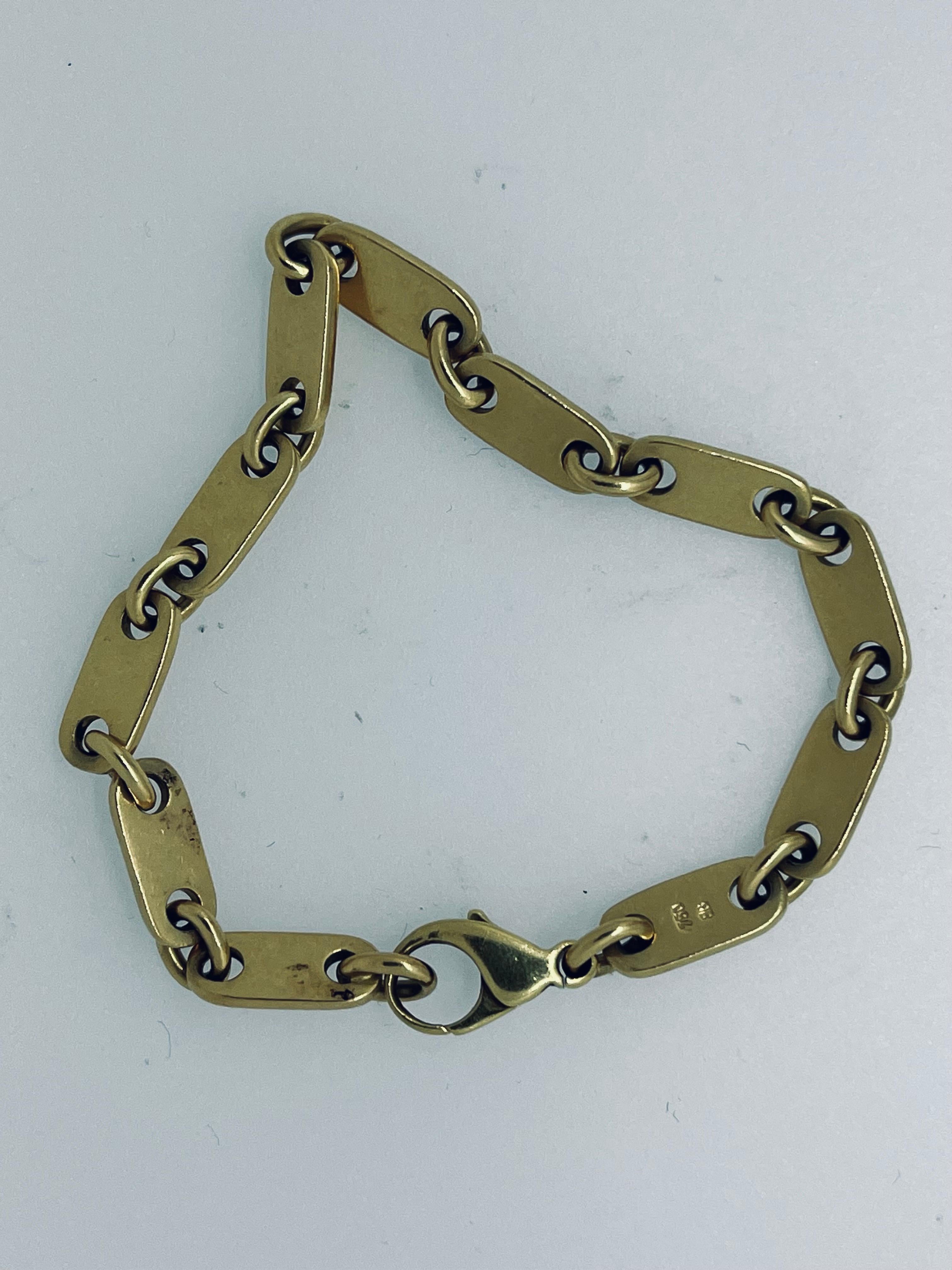 Marked 18 Carat Gold Vintage Italian Chain Bracelet, Circa 1980s In Excellent Condition For Sale In London, GB