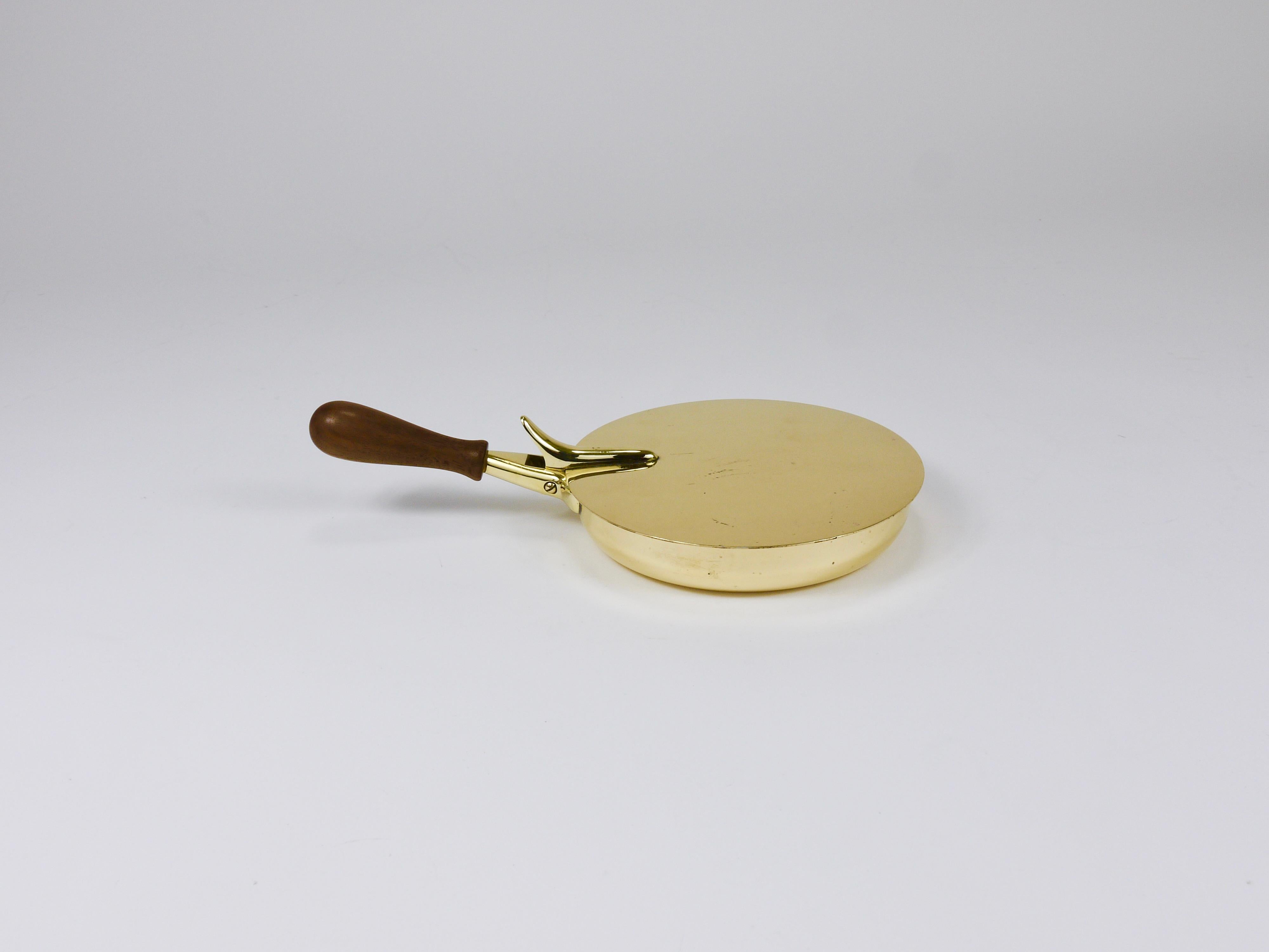 Cendrier en laiton avec couvercle et poignée, marqué Carl Aubock Butler, Vienne, années 1950 en vente 10
