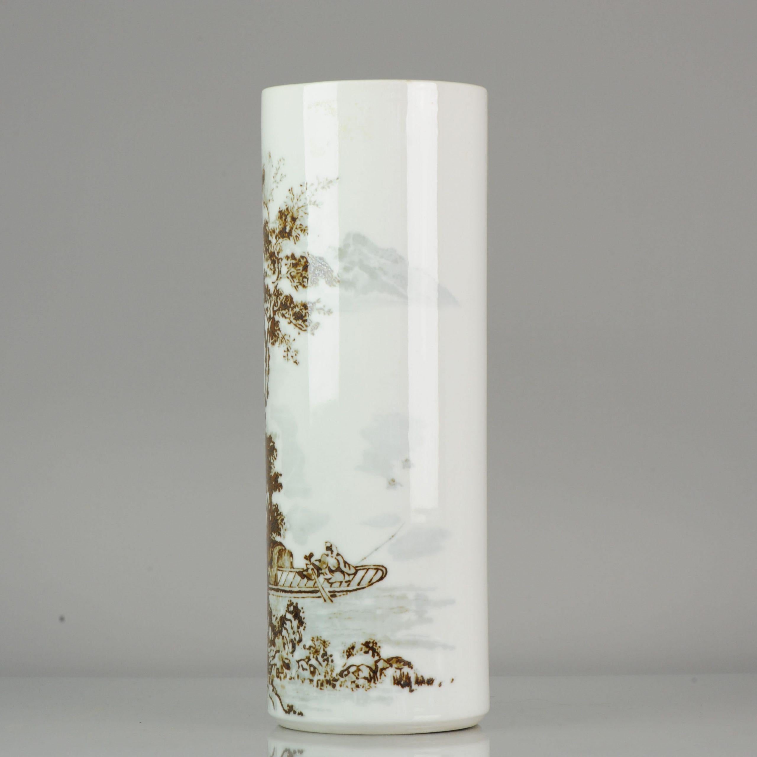 Marked On Base Chinese porcelain 20th century. ProC Vase Marked Undergla In Excellent Condition For Sale In Amsterdam, Noord Holland