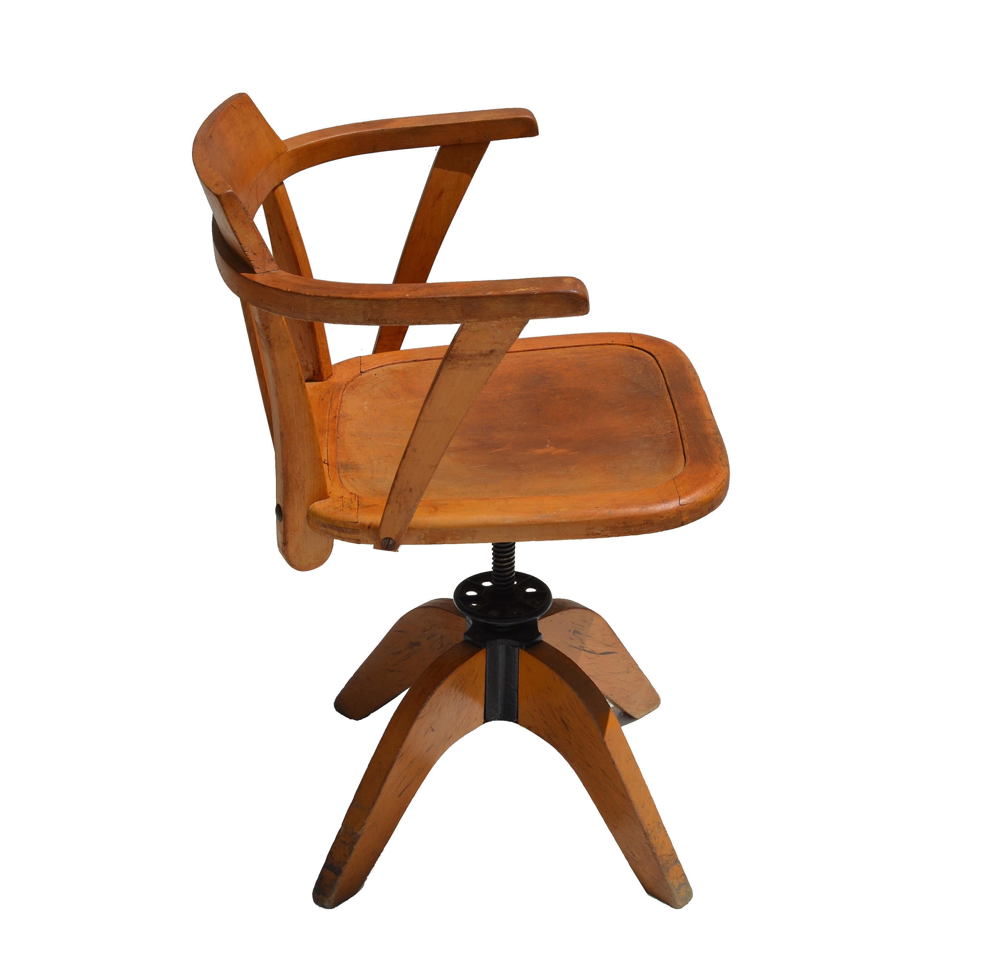 Verstellbarer Schreibtischstuhl aus markierter Stella-Eiche in Dreh- und Höhe, Eames-Ära, Frankreich 1950 im Angebot 6