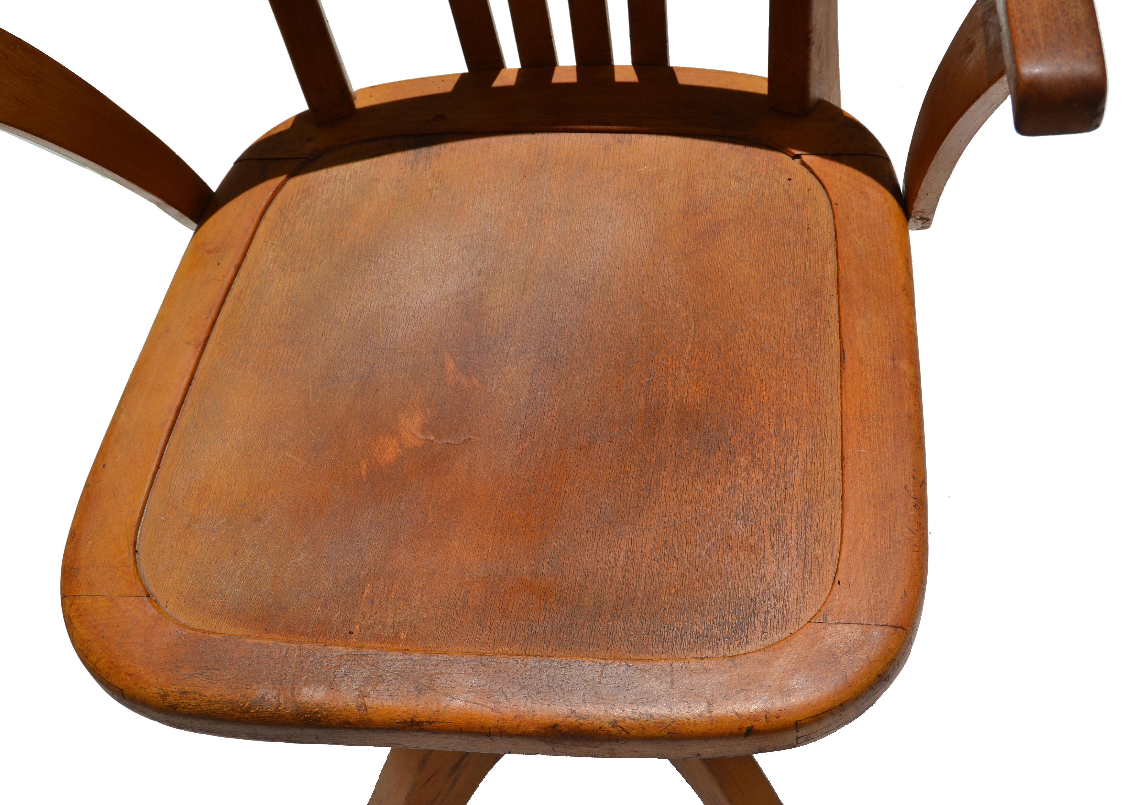 Verstellbarer Schreibtischstuhl aus markierter Stella-Eiche in Dreh- und Höhe, Eames-Ära, Frankreich 1950 (Metall) im Angebot