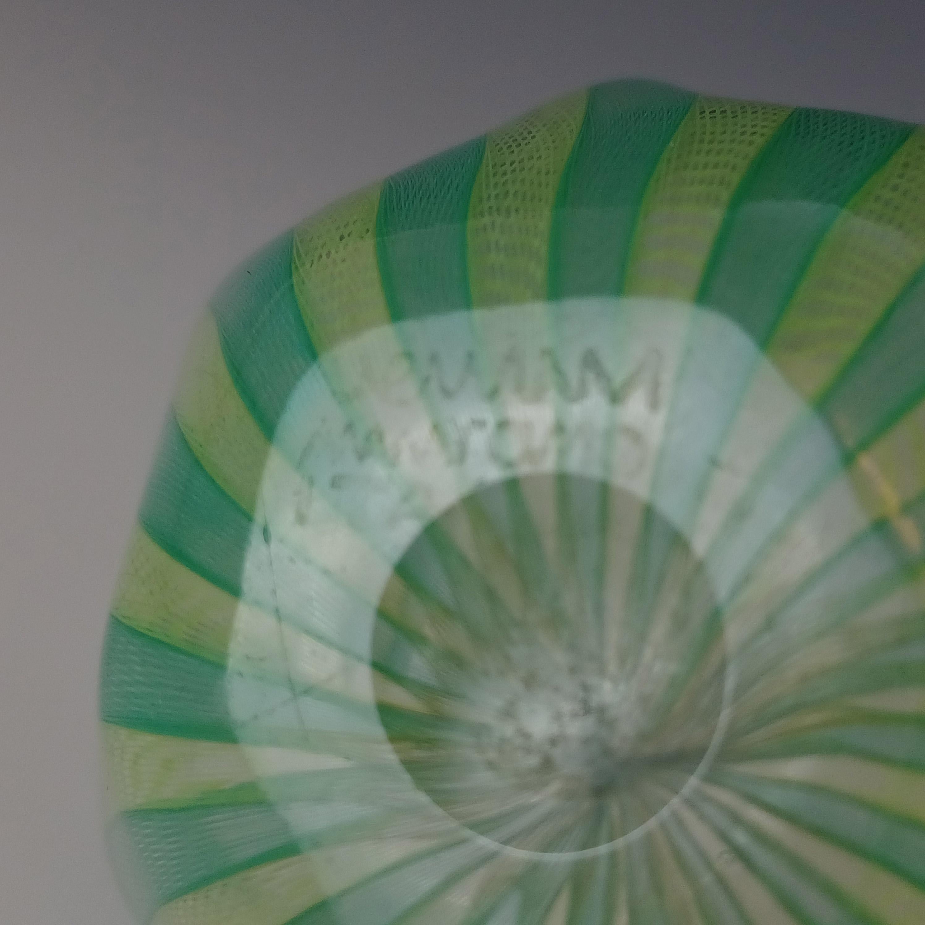 MARKIERT Venini Murano Grünes und gelbes Glas Zanfirico Fazzoletto Vase (Moderne der Mitte des Jahrhunderts) im Angebot