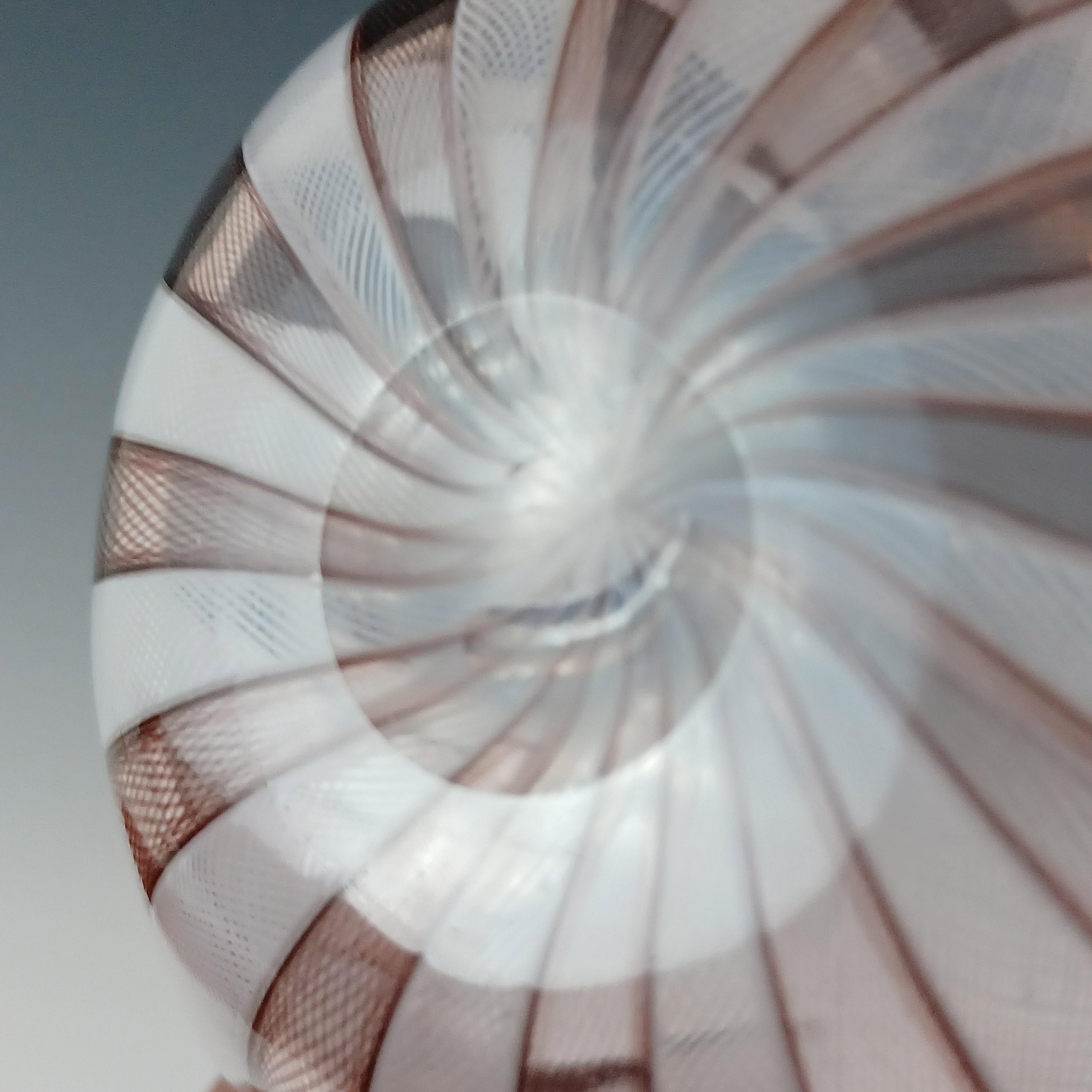 Verre MARKED Venini Murano Purple & White Glass Zanfirico Fazzoletto Vase en vente