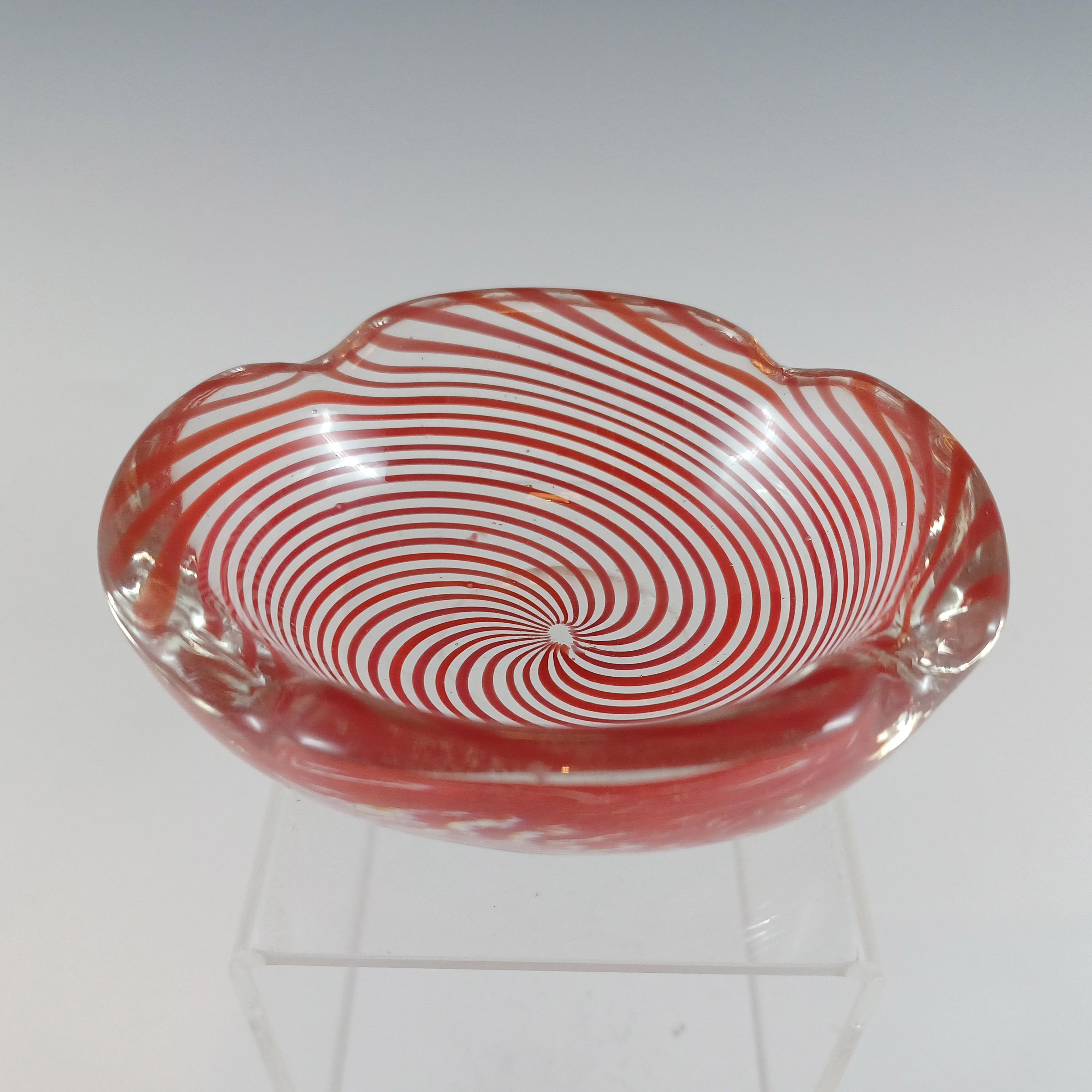 MARKED Venini Murano Orange Glass Spiral Filigree Bowl In Good Condition For Sale In Bolton, GB