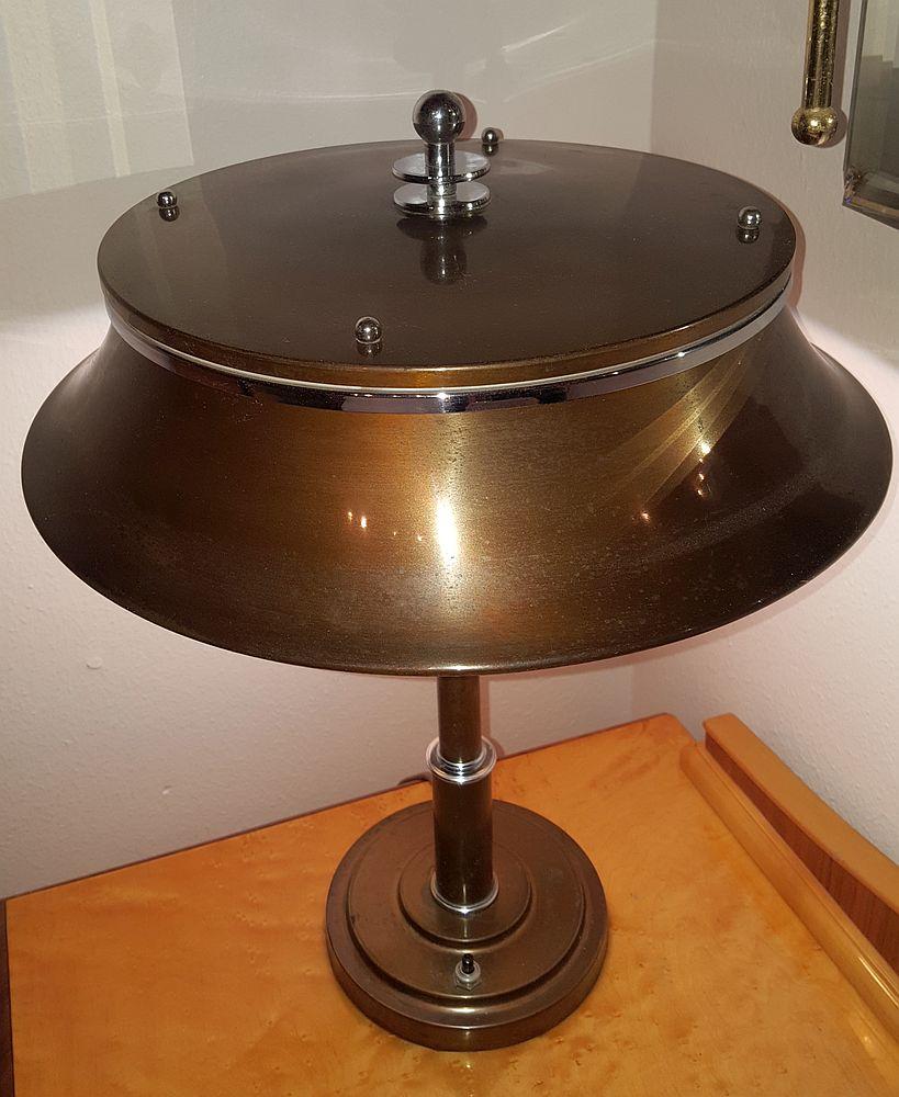 Markel Machine Age Table Lamp, Buffalo New York In Good Condition For Sale In Senden, NRW