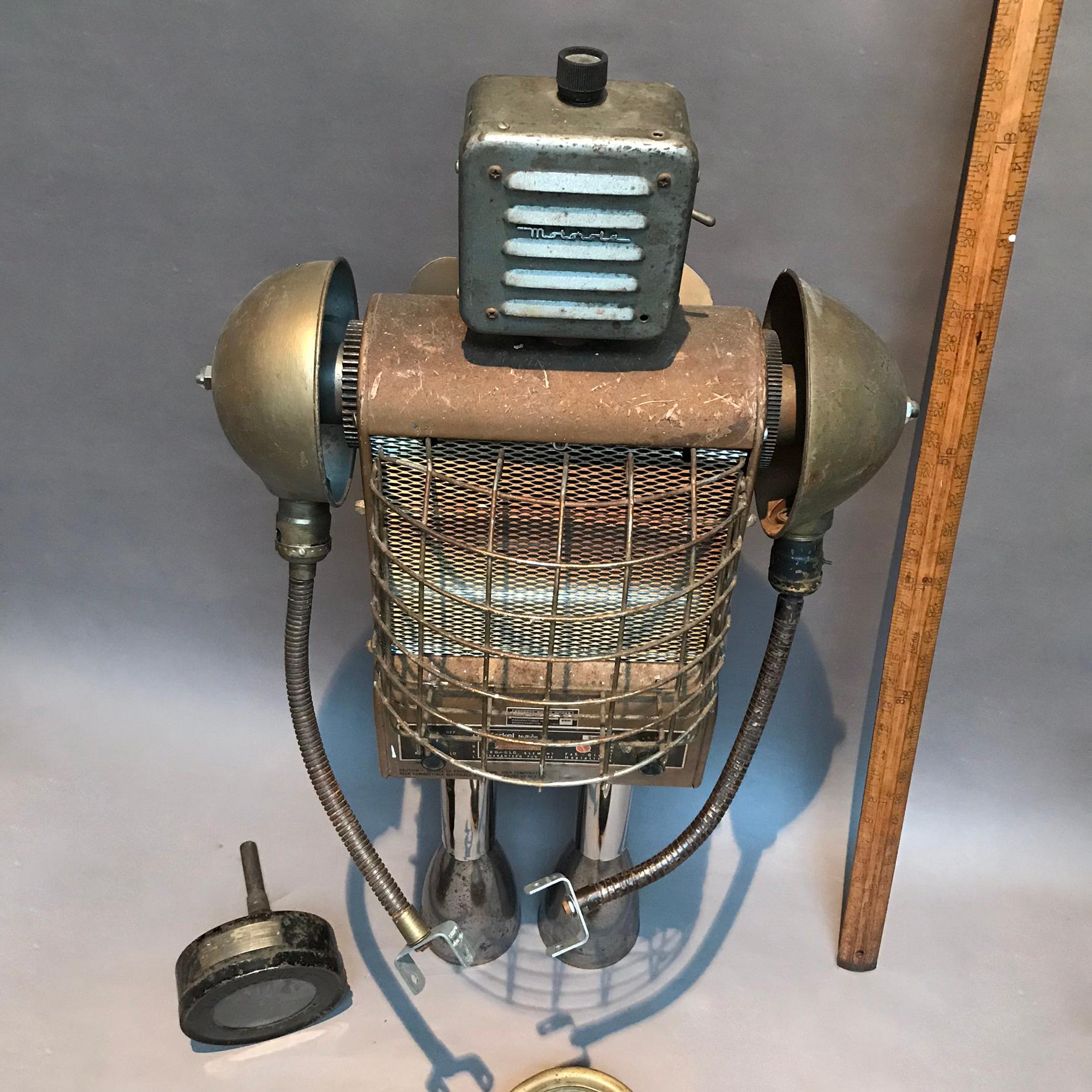 Markel Robot Sculpture by Bennett Robot Works In Good Condition For Sale In Brooklyn, NY