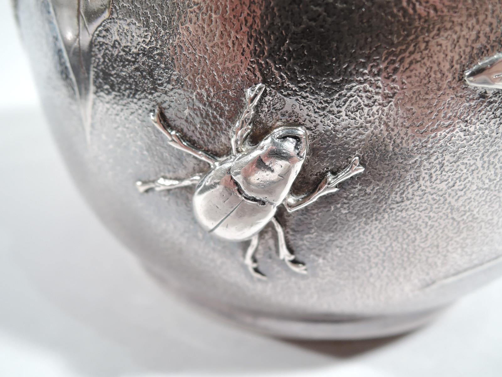 Pichet d'eau Market-Fresh Tiffany en métal mélangé grenouille et scarabée en vente 4