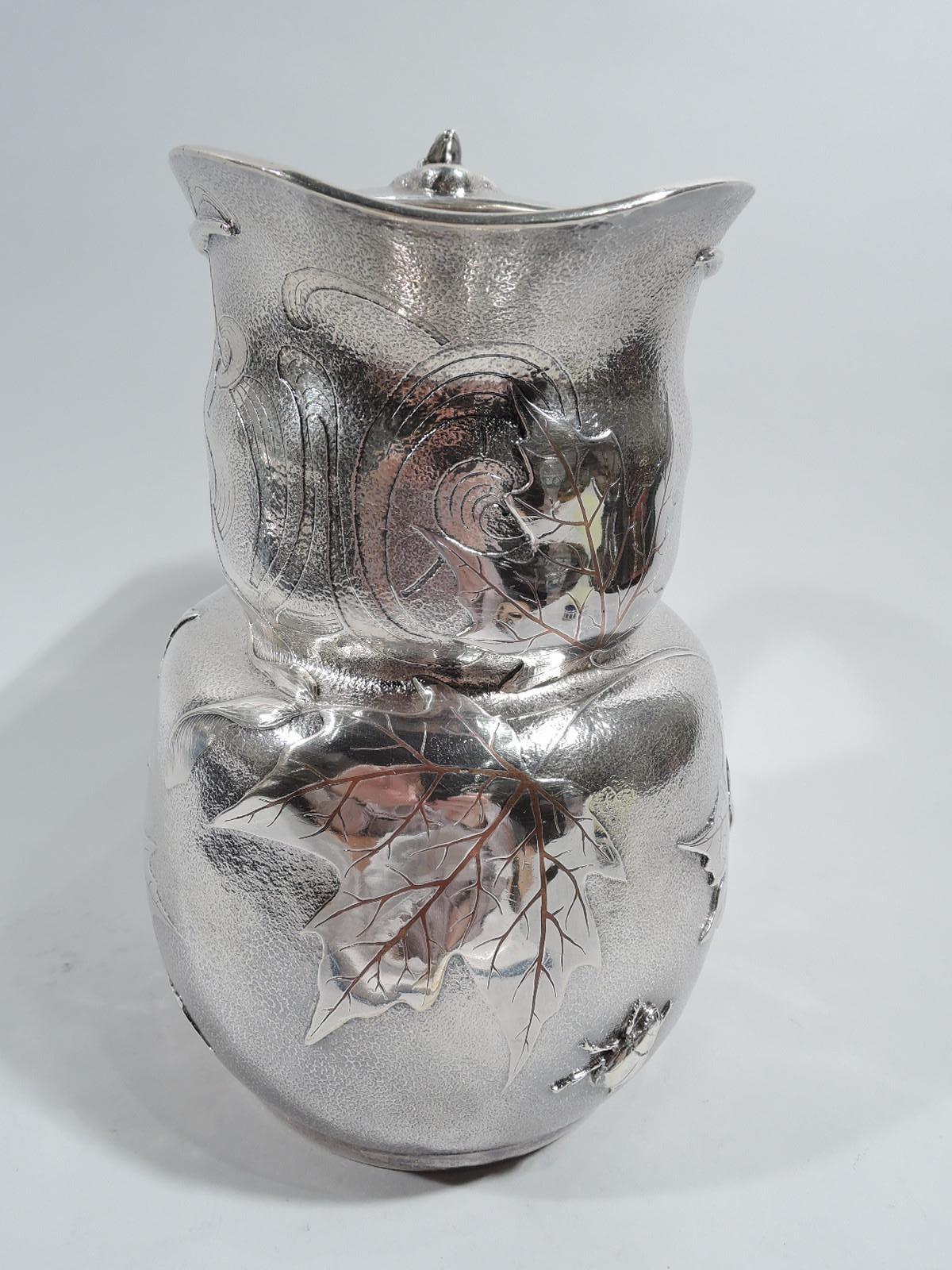 Japonisme Pichet d'eau Market-Fresh Tiffany en métal mélangé grenouille et scarabée en vente