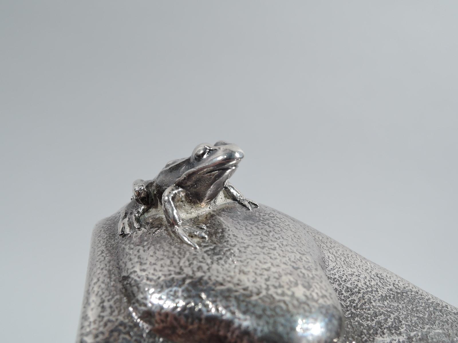 XIXe siècle Pichet d'eau Market-Fresh Tiffany en métal mélangé grenouille et scarabée en vente