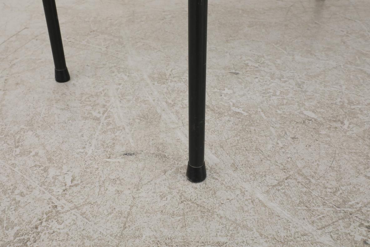 Mesa de trabajo industrial apilable Marko con tablero de fórmica y base antracita en venta 6