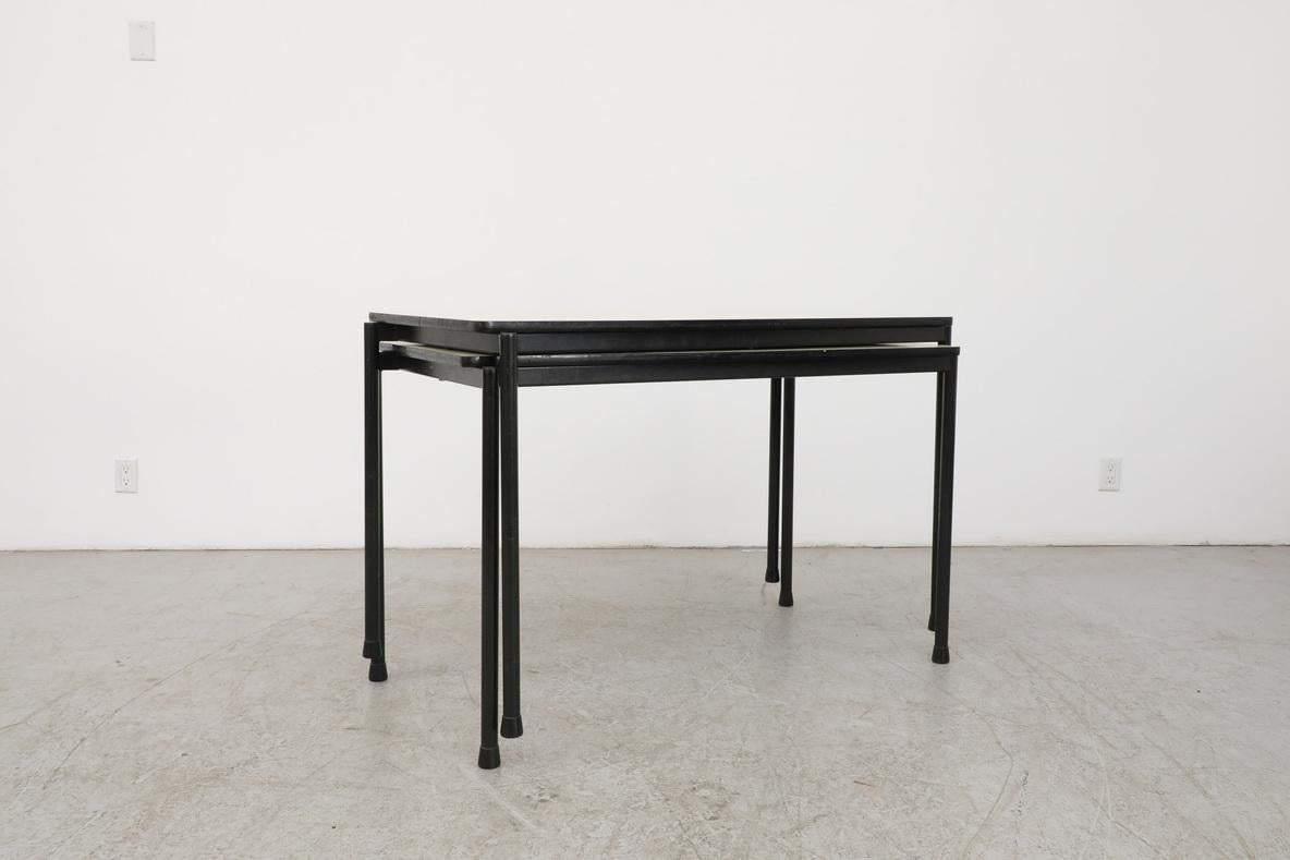 Mesa de trabajo industrial apilable Marko con tablero de fórmica y base antracita en venta 8