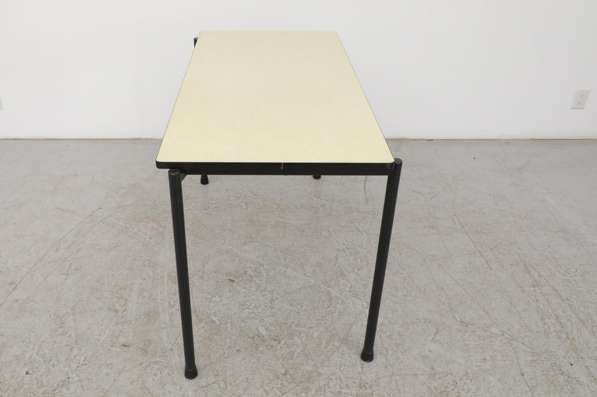Mesa de trabajo industrial apilable Marko con tablero de fórmica y base antracita en Bueno estado para la venta en Los Angeles, CA
