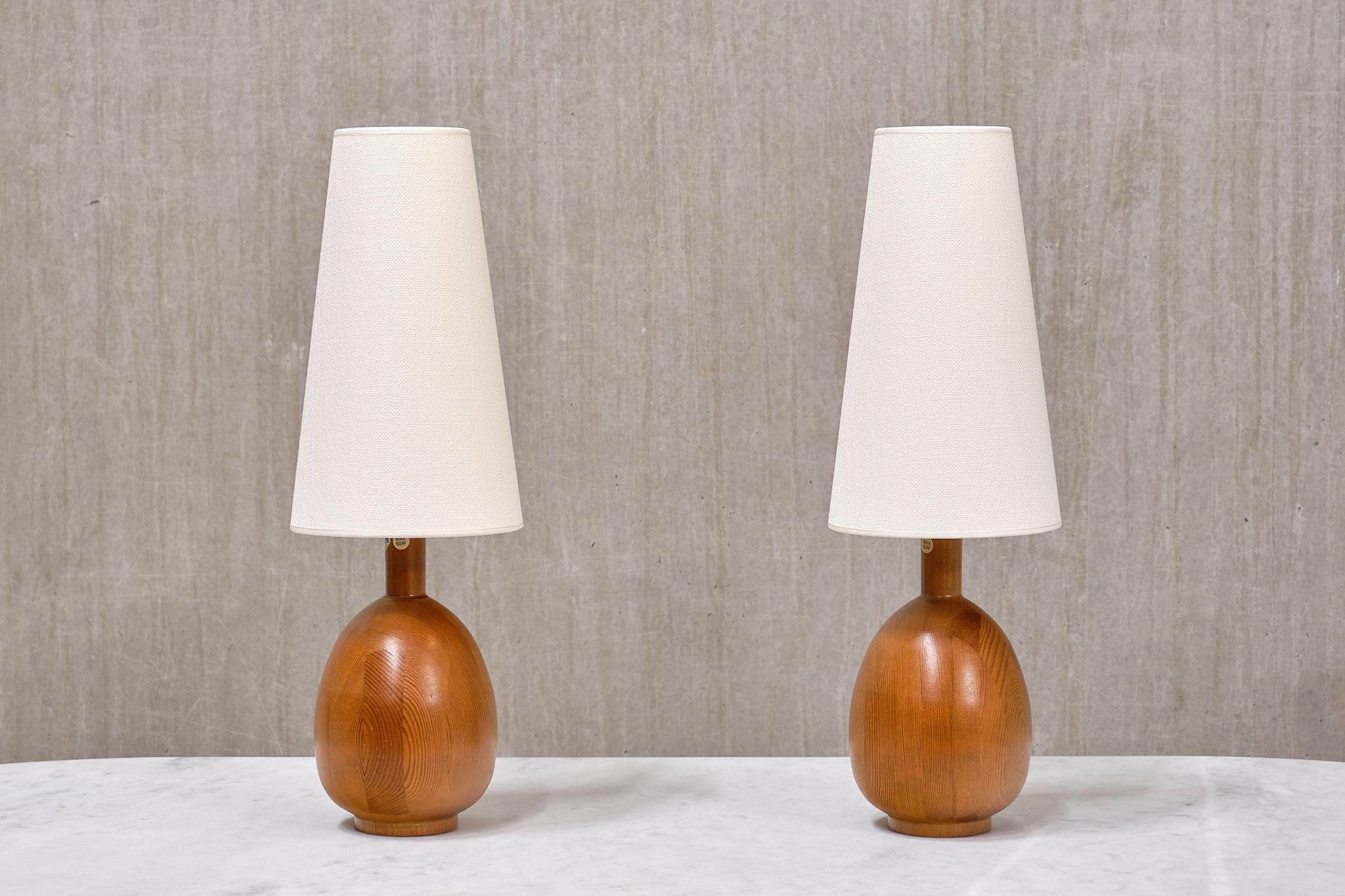 Markslöjd Paire de lampes de table ovales en pin massif, The Modernity, Suède, années 1960 en vente 6