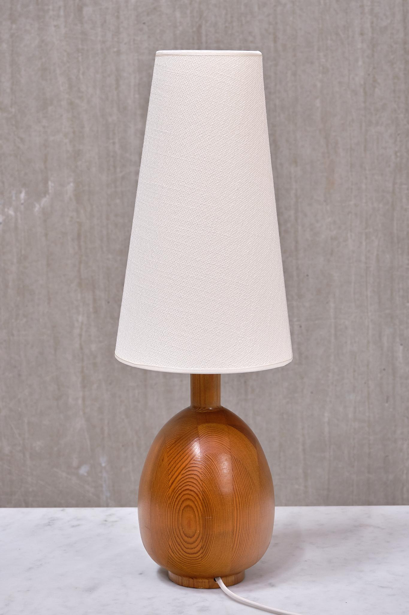 Scandinave moderne Markslöjd Paire de lampes de table ovales en pin massif, The Modernity, Suède, années 1960 en vente