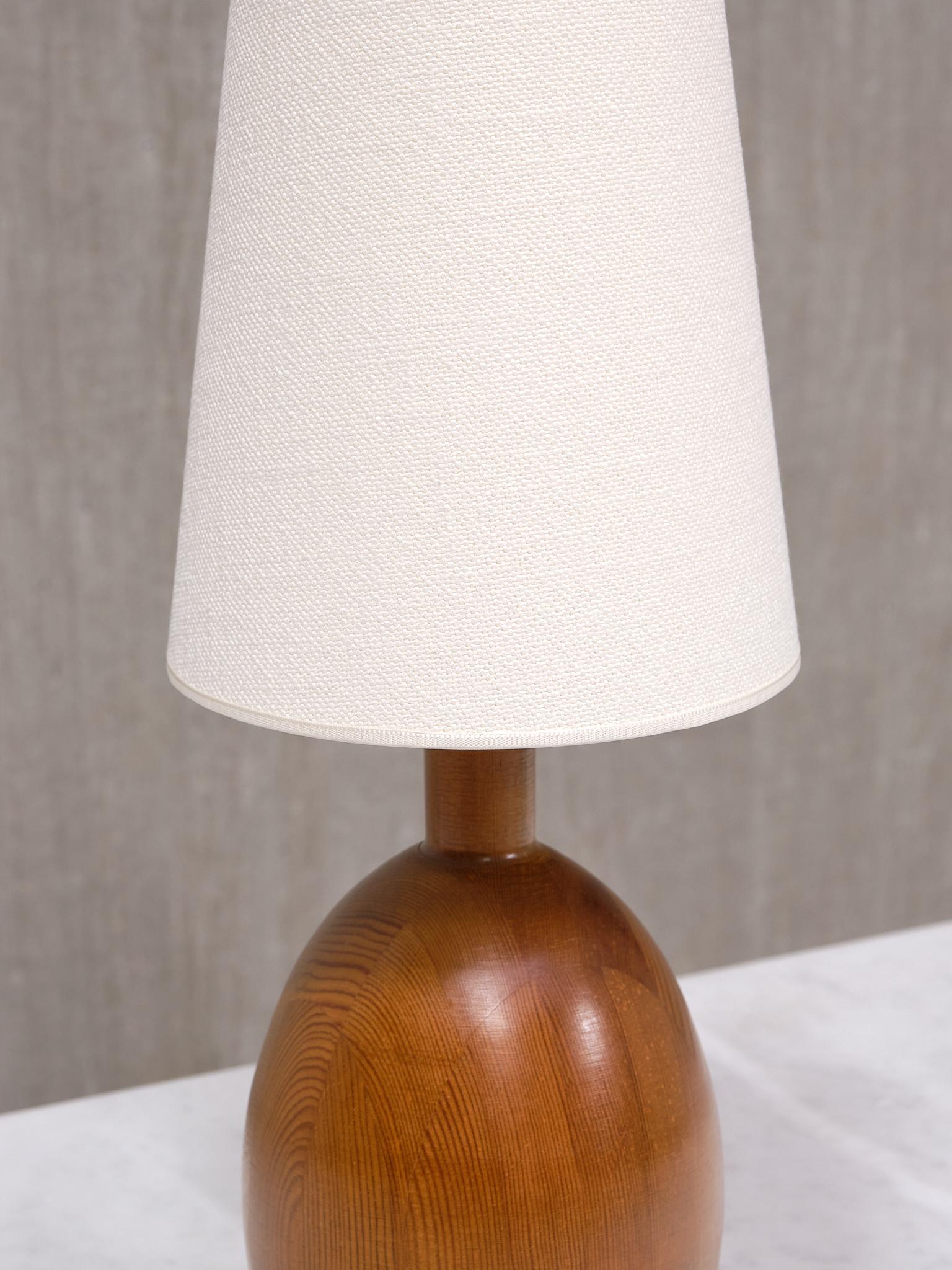 Suédois Markslöjd Paire de lampes de table ovales en pin massif, The Modernity, Suède, années 1960 en vente